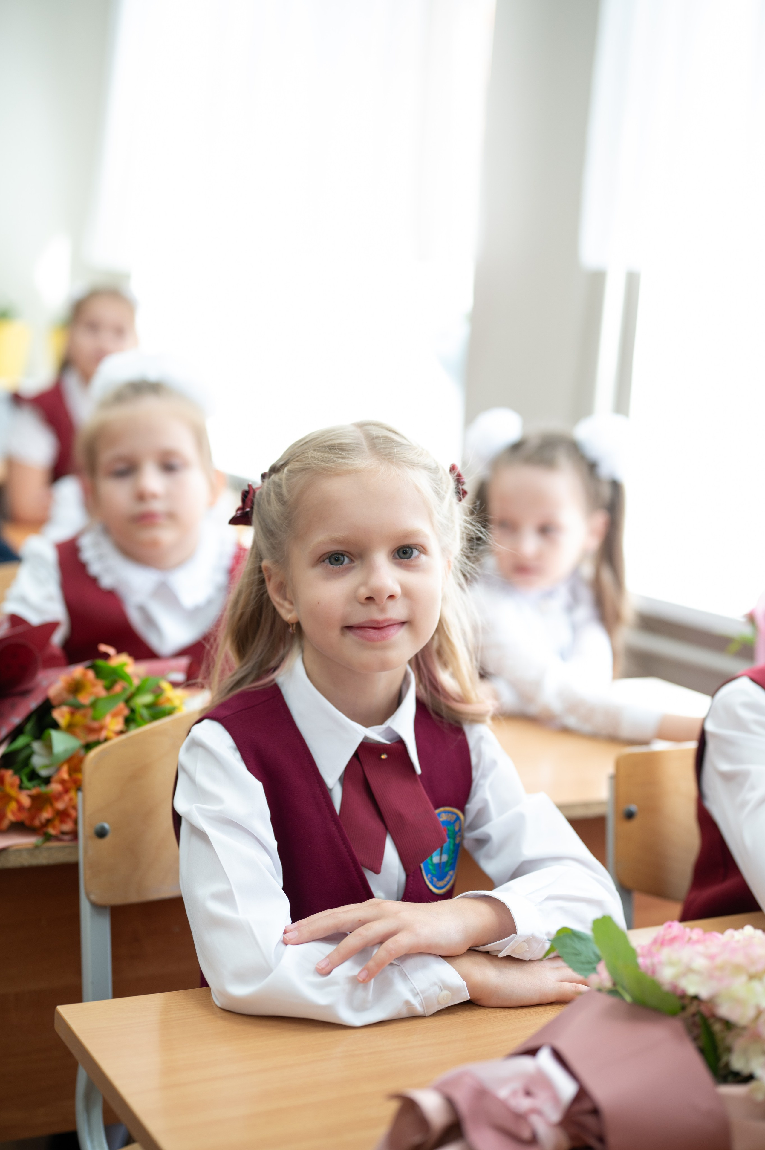 1 сентября 16 гимназия 2 класс (линейка + в классе+ на улице). Фотограф новорожденных, семейный детский в Тюмени Татьяна Морозова
