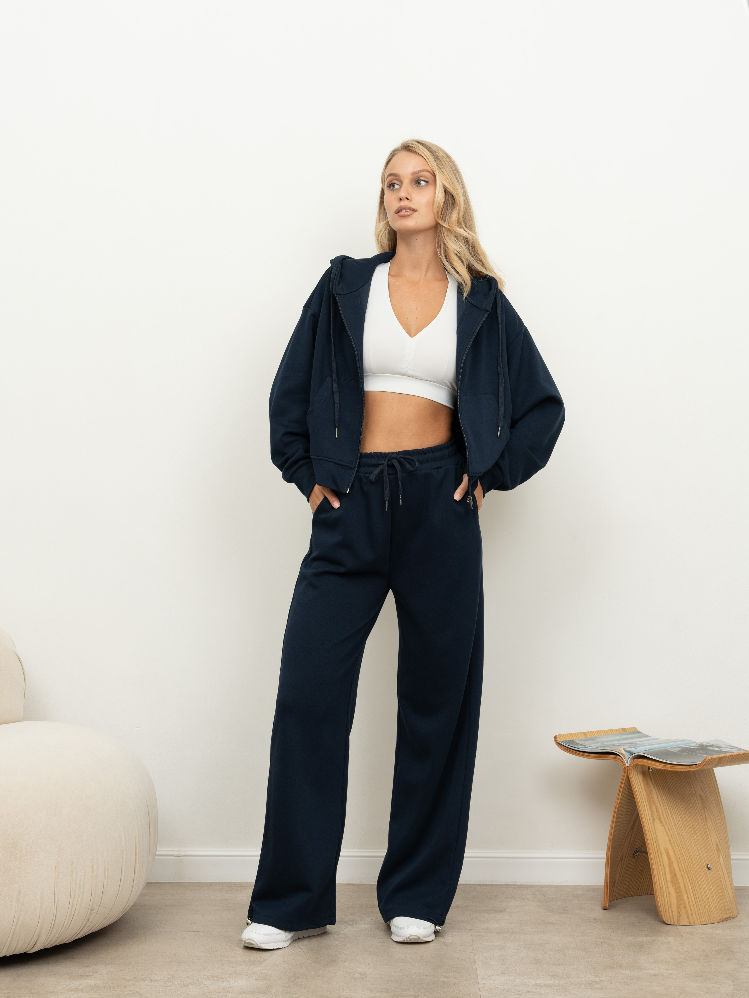 Примеры локаций. Индивидуальные, предметные и сборные съемки в Санкт-Петербурге Okhman.studio