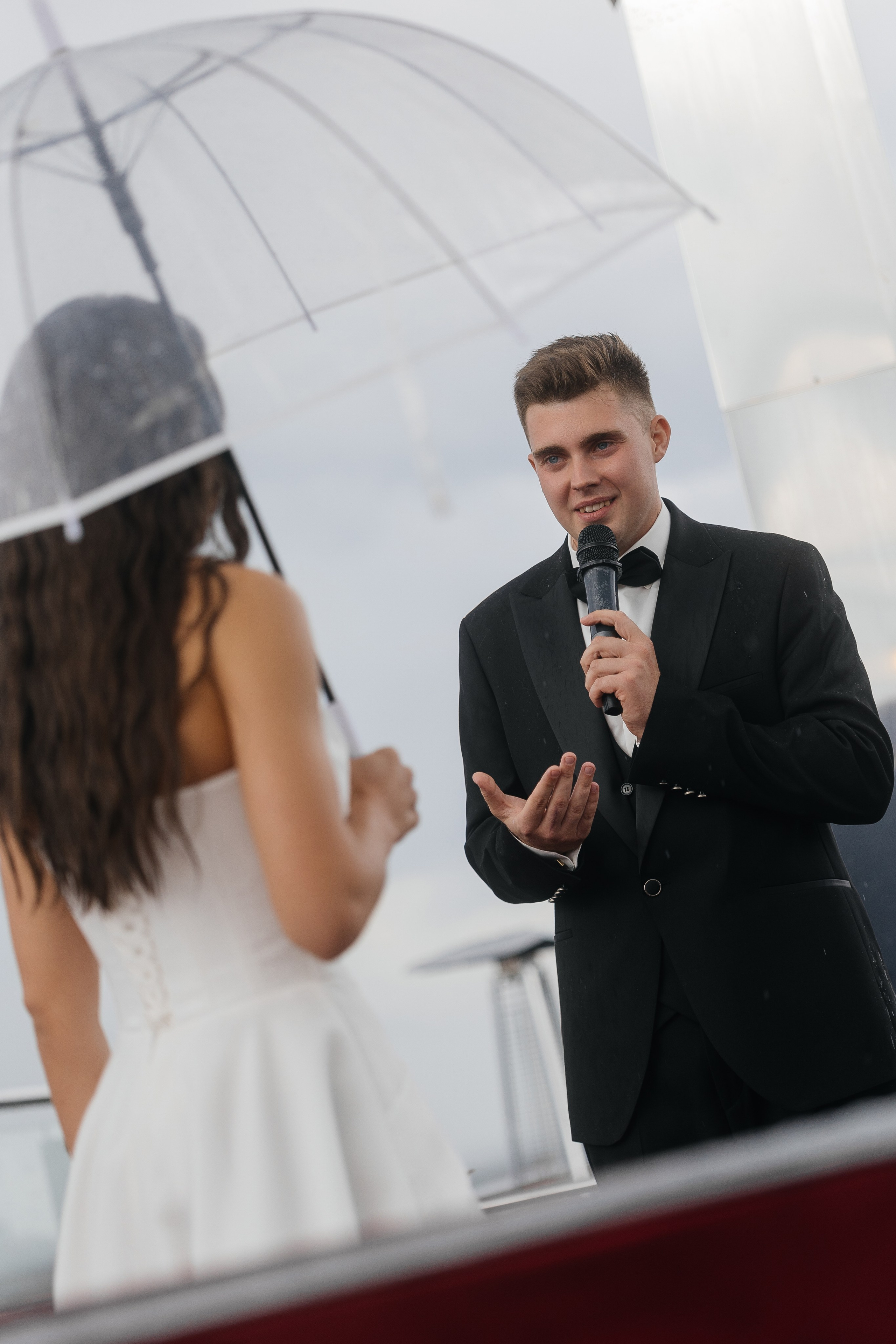 Rain falls down. Главная