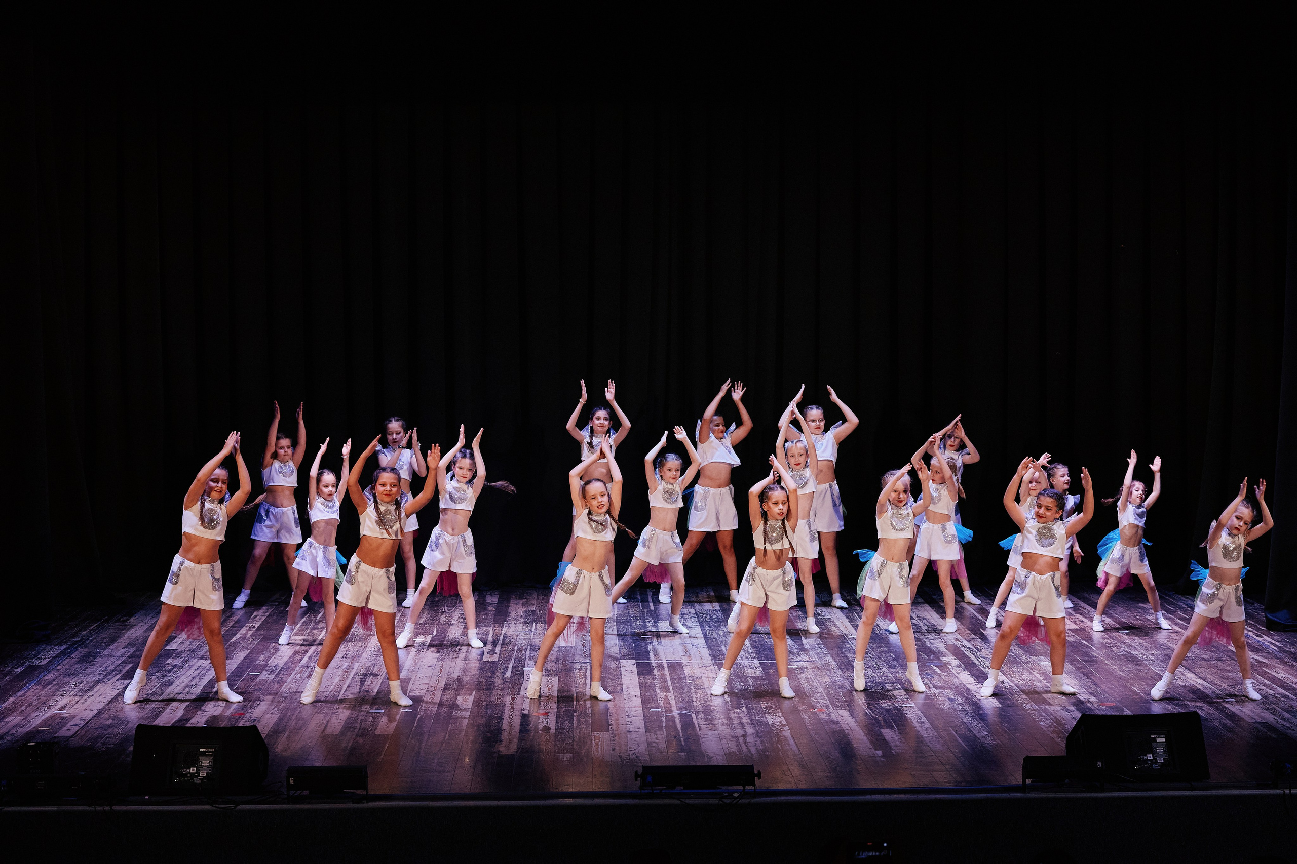 Концерт танцевальной студии Фиеста 08.06. Свадебный репортажный фотограф краснодар максим дремов дрёмов фотосессия студия цена