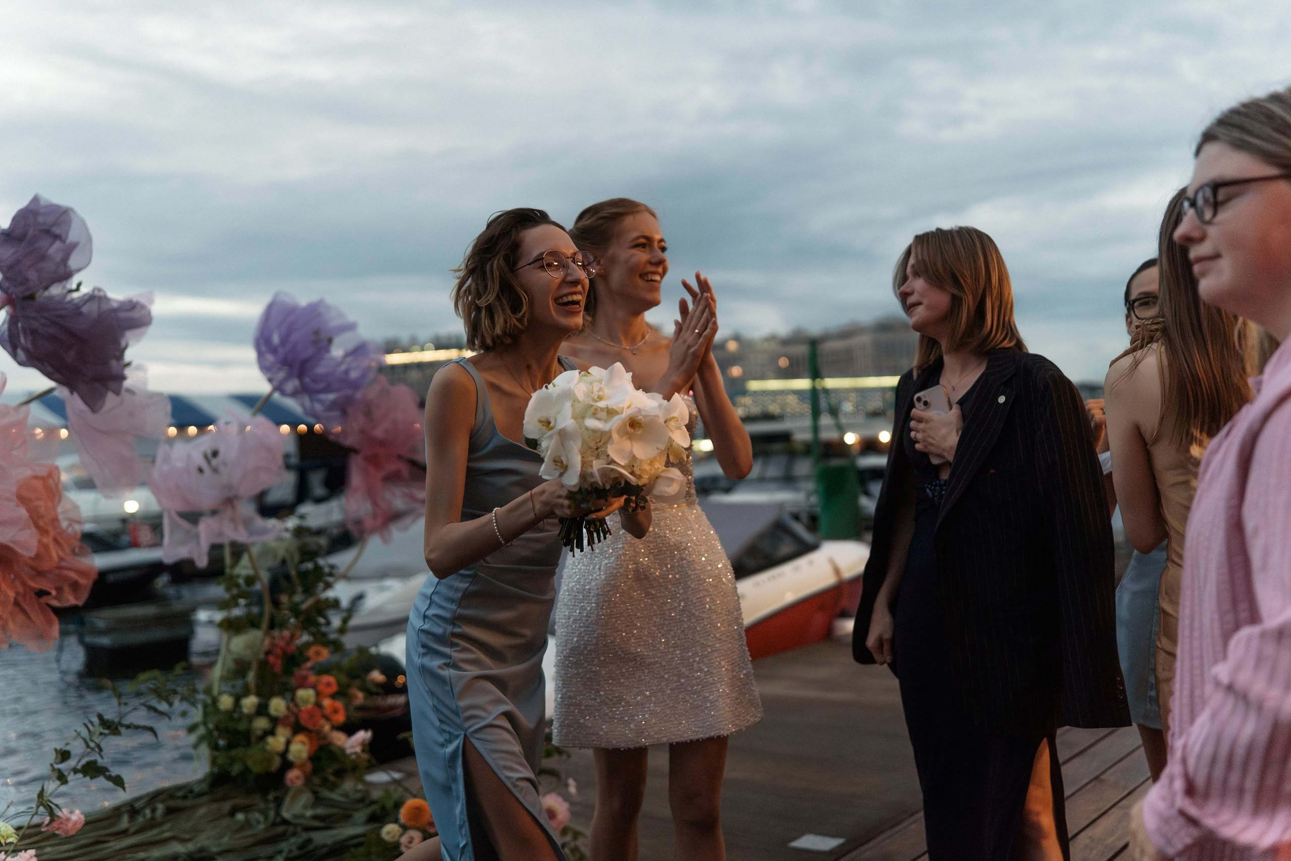 Арина и Илья — свадьба в Петербурге, цифра и плёнка. Свадебный фотограф Дмитрий Родионов — Санкт-Петербург и Ленинградская область