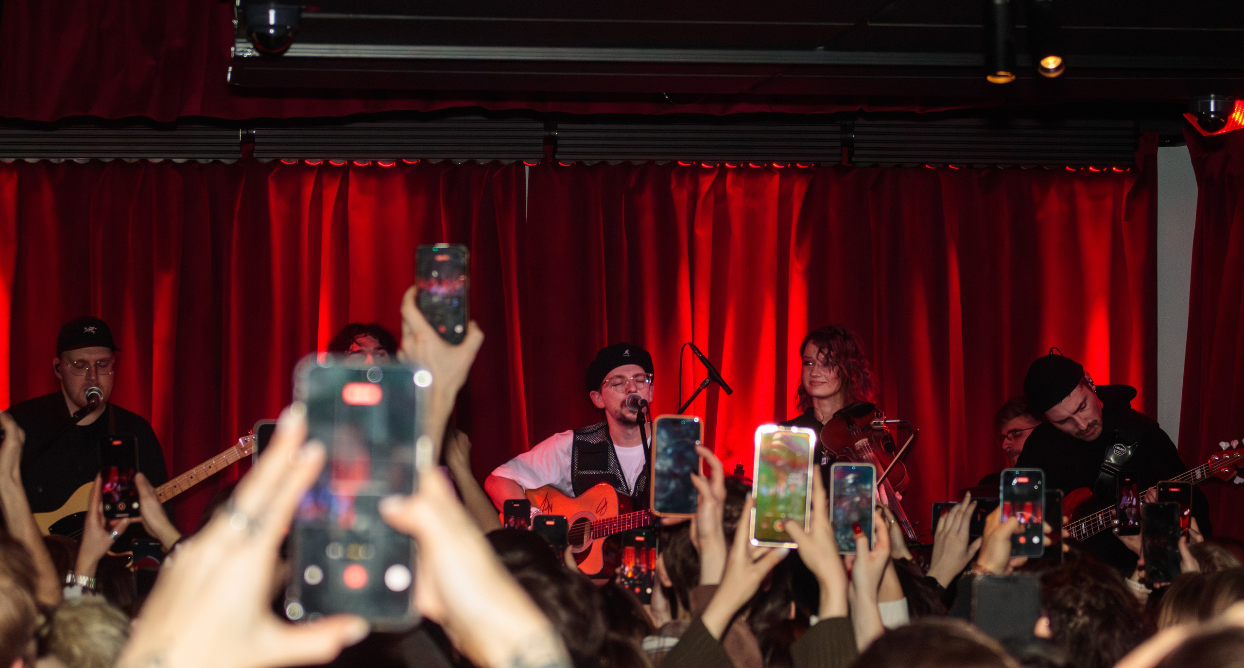 Хмыров акустика. Портретный и концертный фотограф в Санкт-Петербурге Егор Телятников