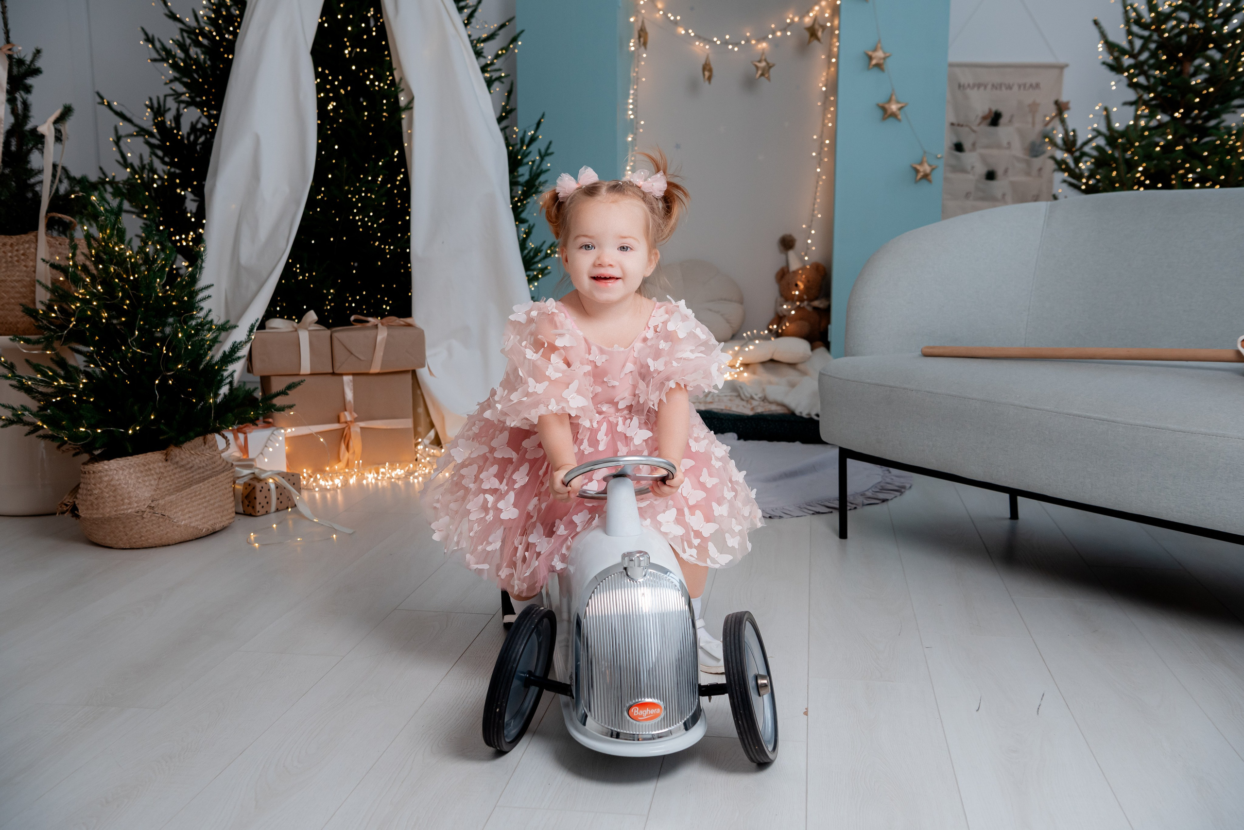 Новогодняя семейная фотосессия. Студия Скандибек. Фотограф в Волгограде и Волжском Александр Горбань