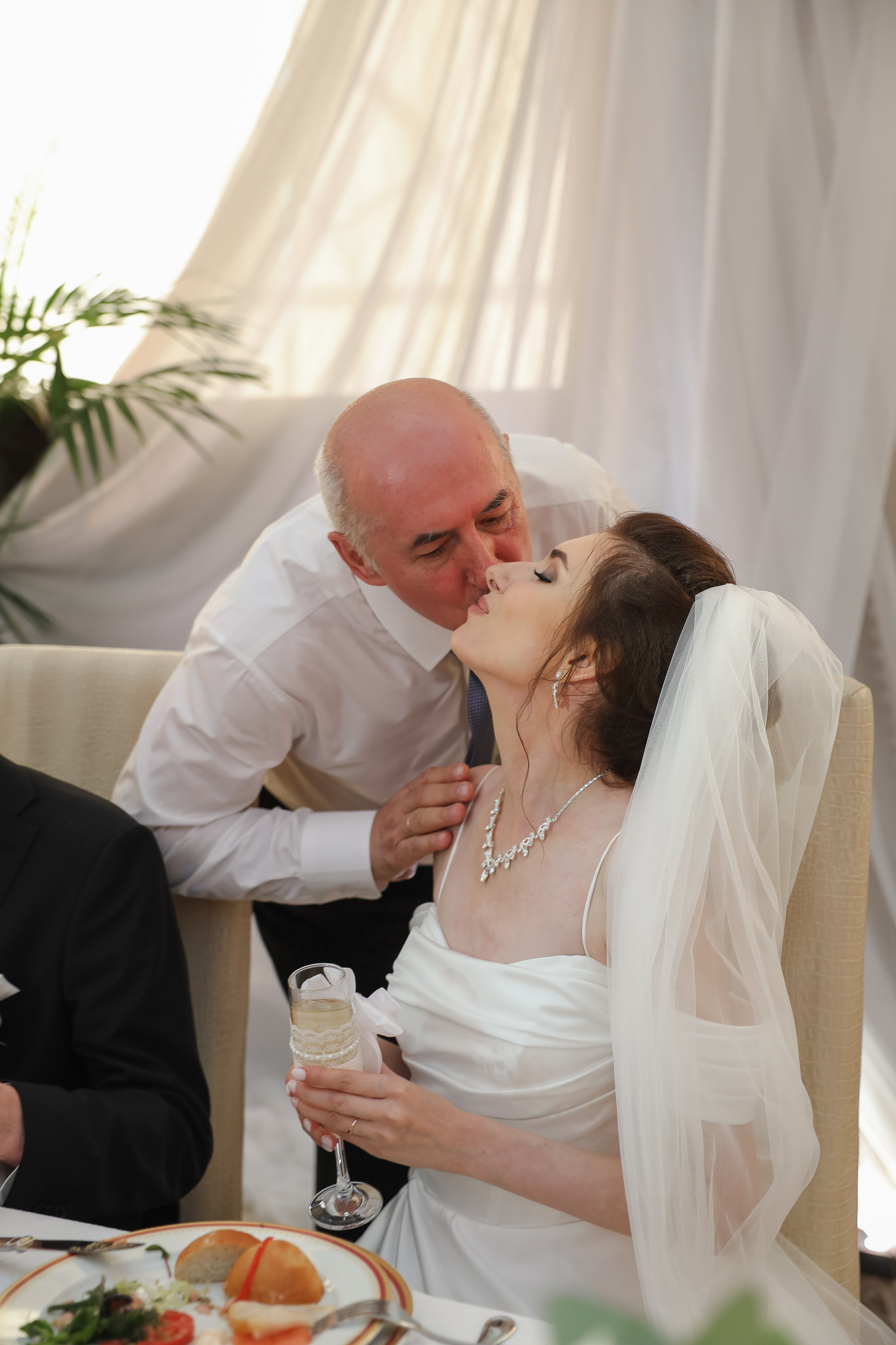 Юрий и Анастасия | Ресторан Fusion. Свадебный фотограф Москва