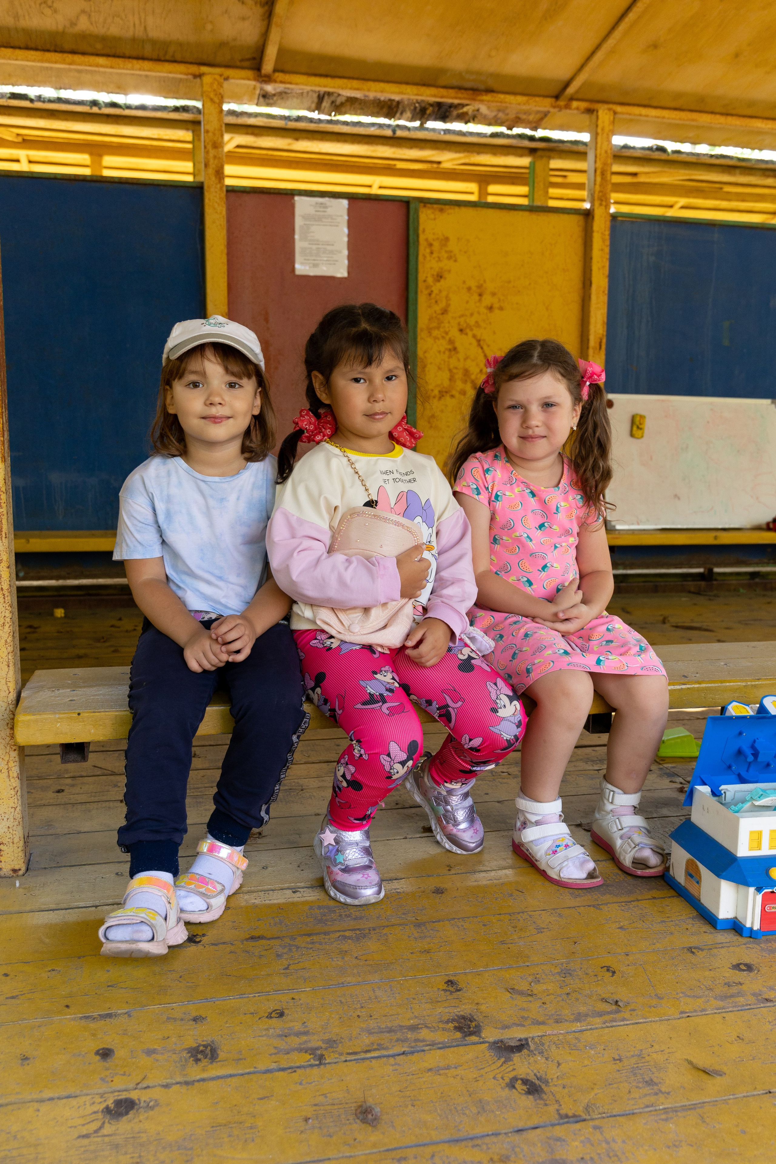 подготовка к съемке в детском саду, подготовка к фотосессии