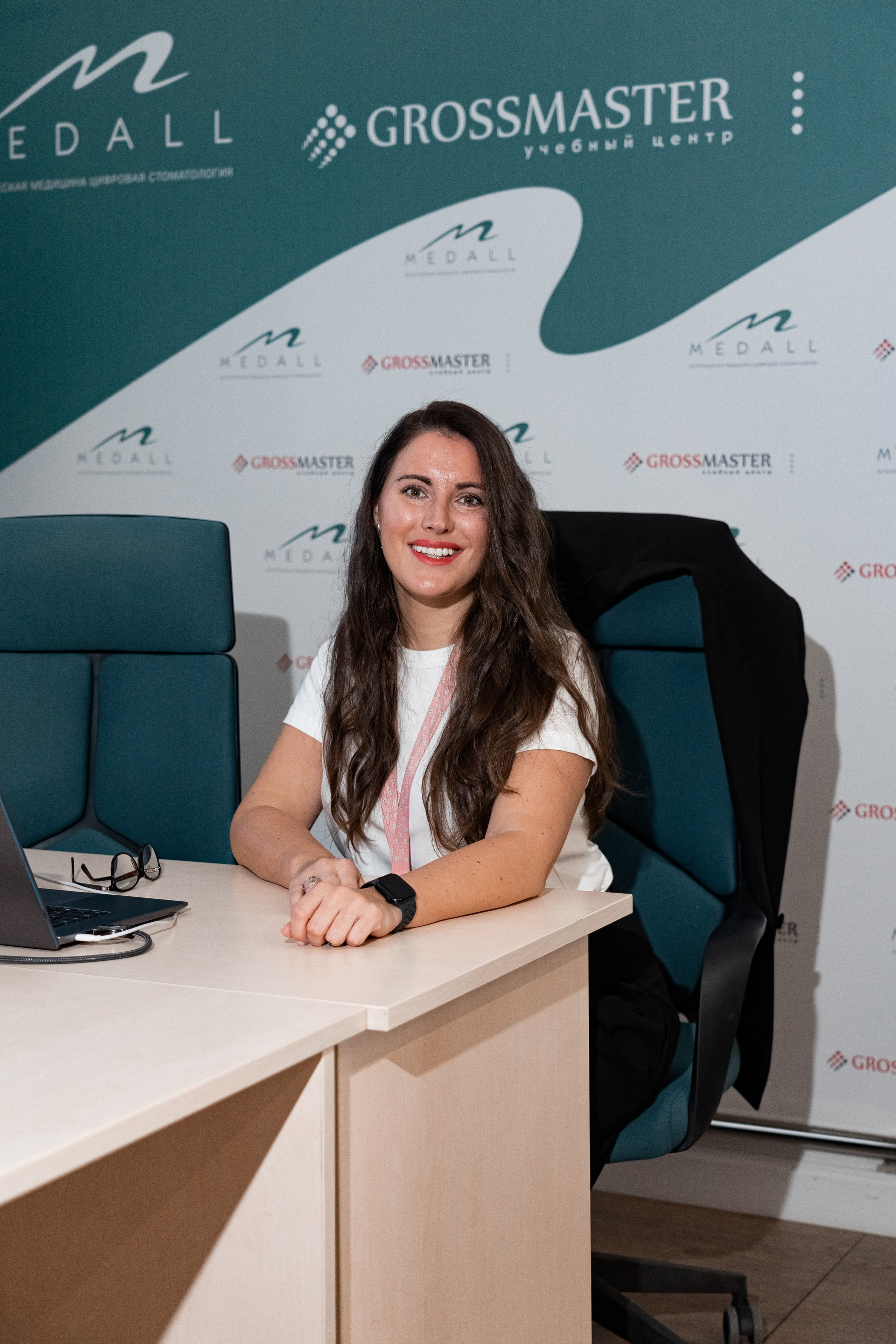 Встреча в стоматологии «Medall». Главная