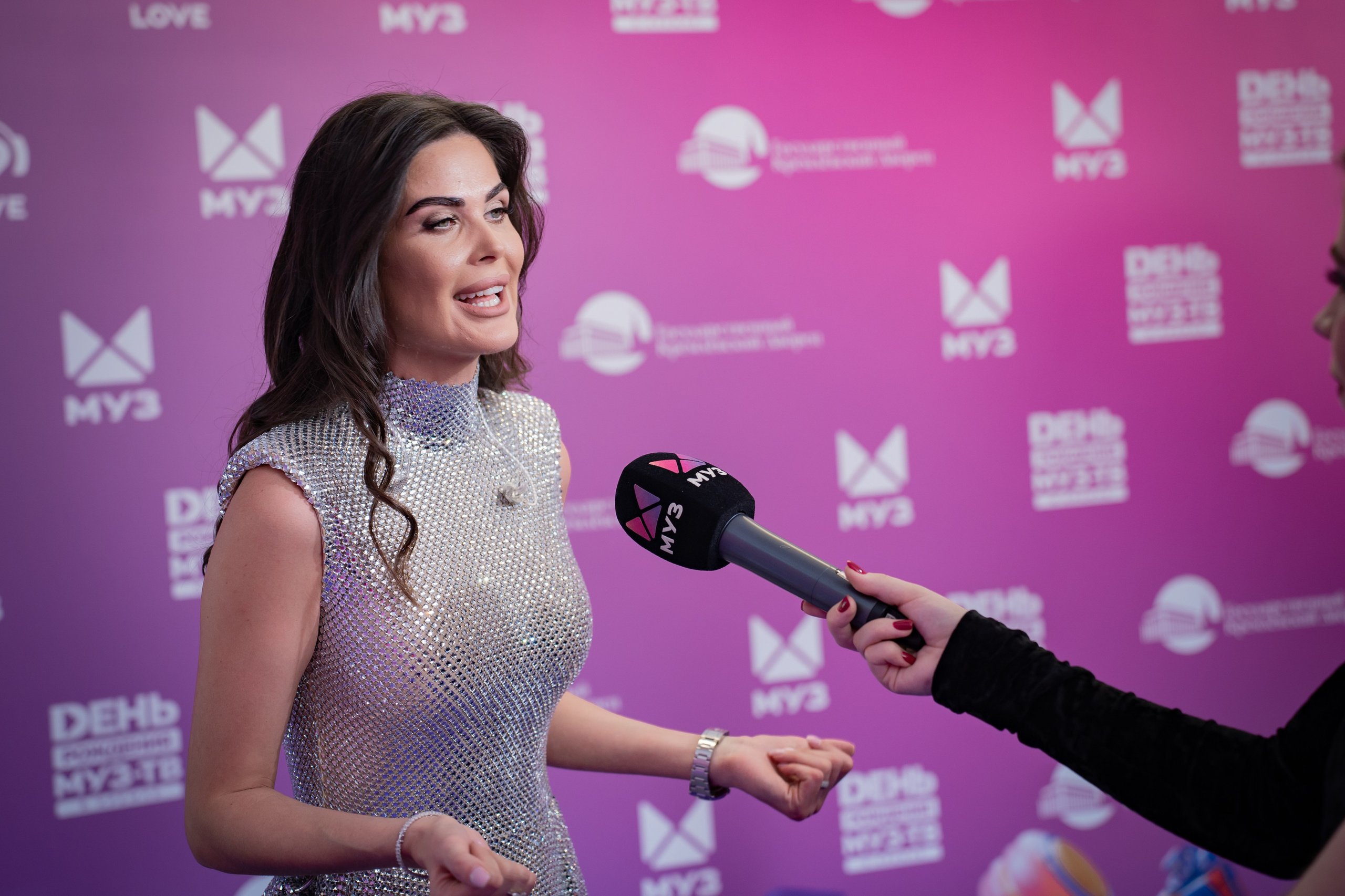 МУЗ ТВ Репортаж для певицы Ильвины. Фото / Видеосъемка в Москве