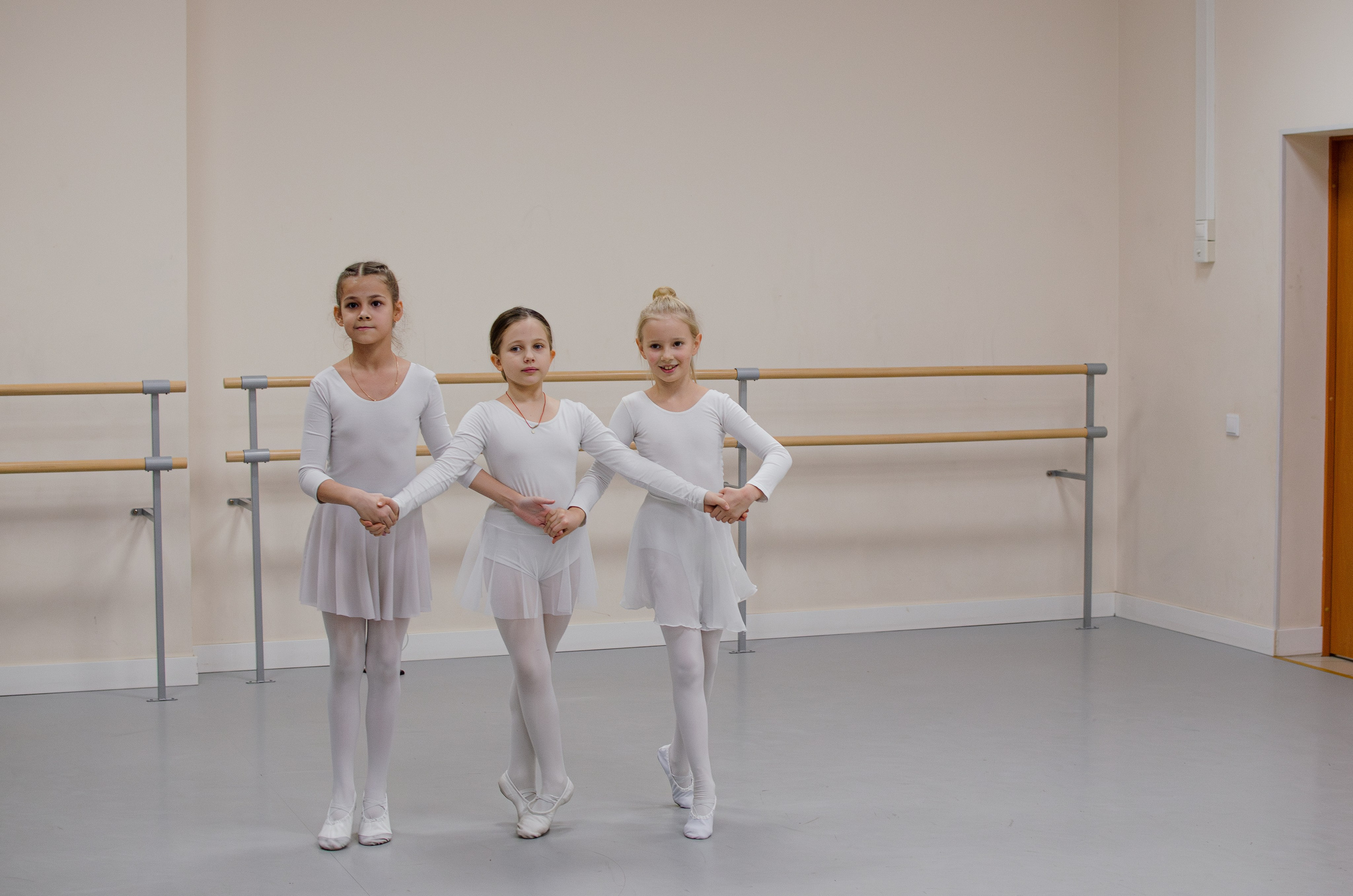 Хореографический коллектив «Русская тройка». Открытый урок младшей группы. Портретный и репортажный фотограф в Санкт-Петербурге Варвара Жукова