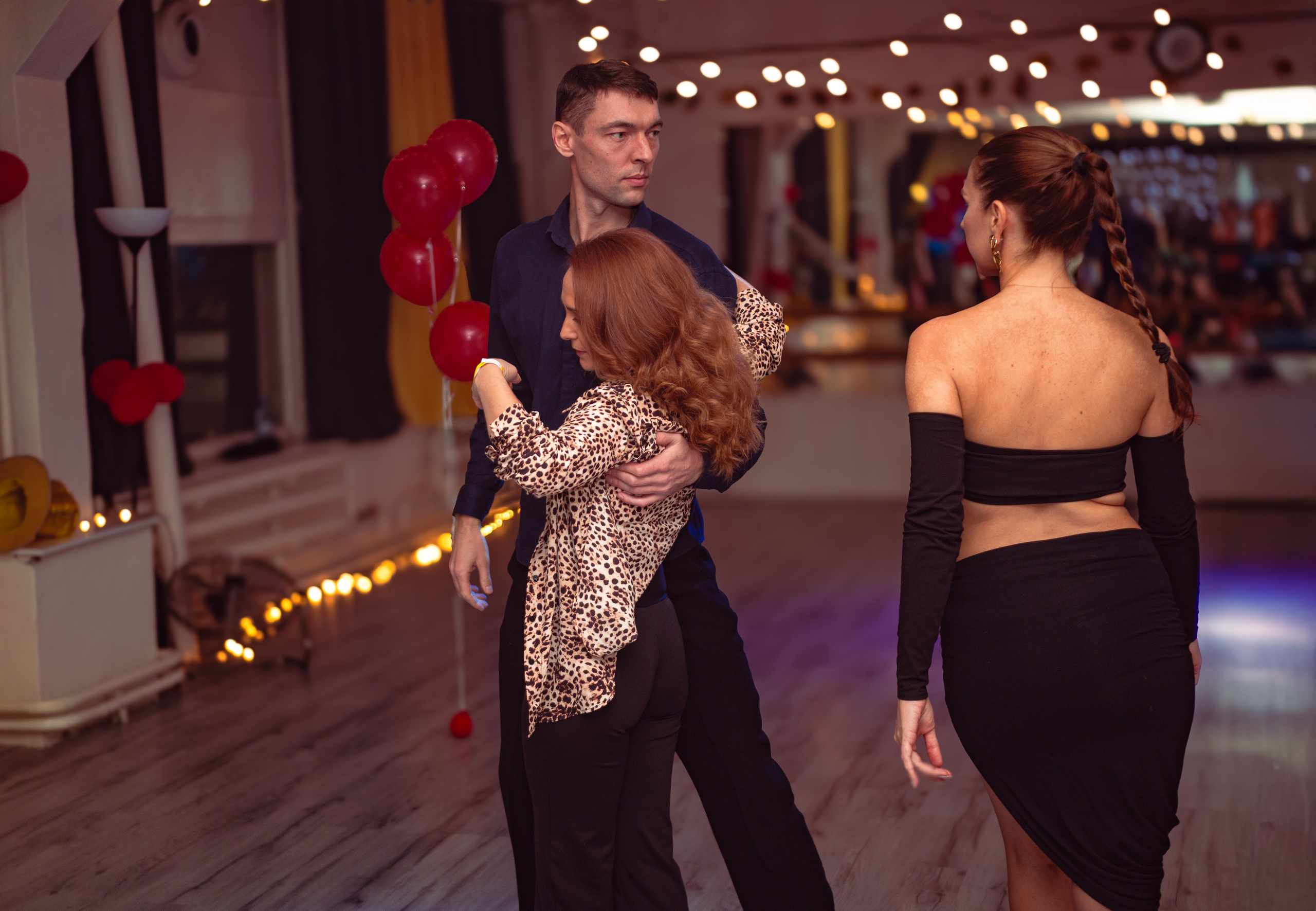 Вечеринка в школе танцев Dance cafe