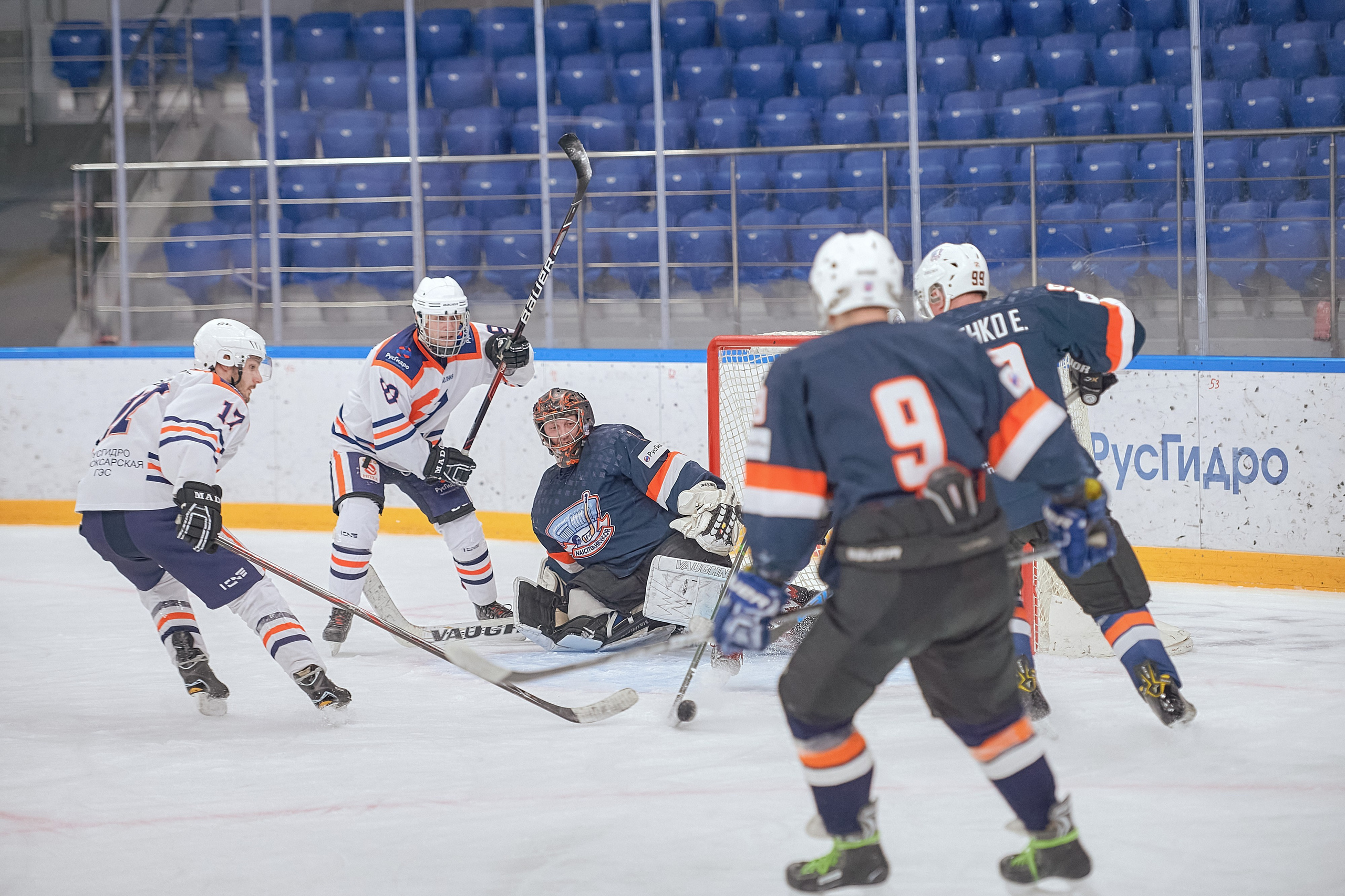 Портфолио репортажной фотосъёмки: Кристалл арена — Хоккей — РусГидро. Фотограф Яковлев Роман — Красноярск