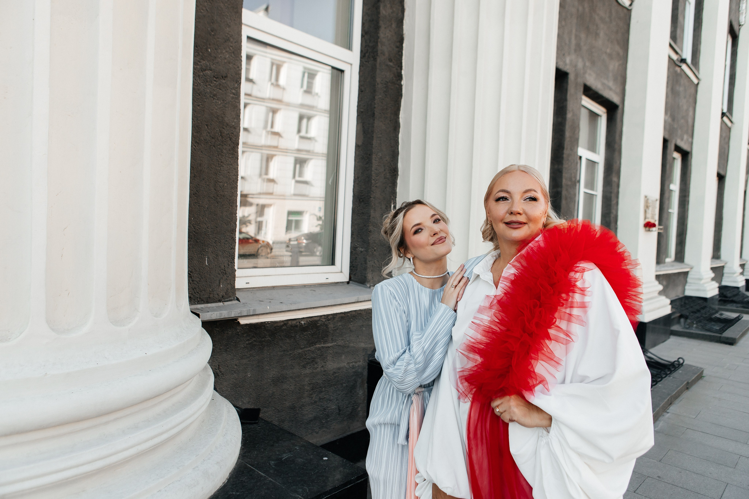 Анастасия и Екатерина. Фотограф в Иркутске Анастасия Кись. Студийная фотосессия беременности в тканях Иркутск. Семейная фотосессия, ПОРТРЕТ «ПОКОЛЕНИЕ»