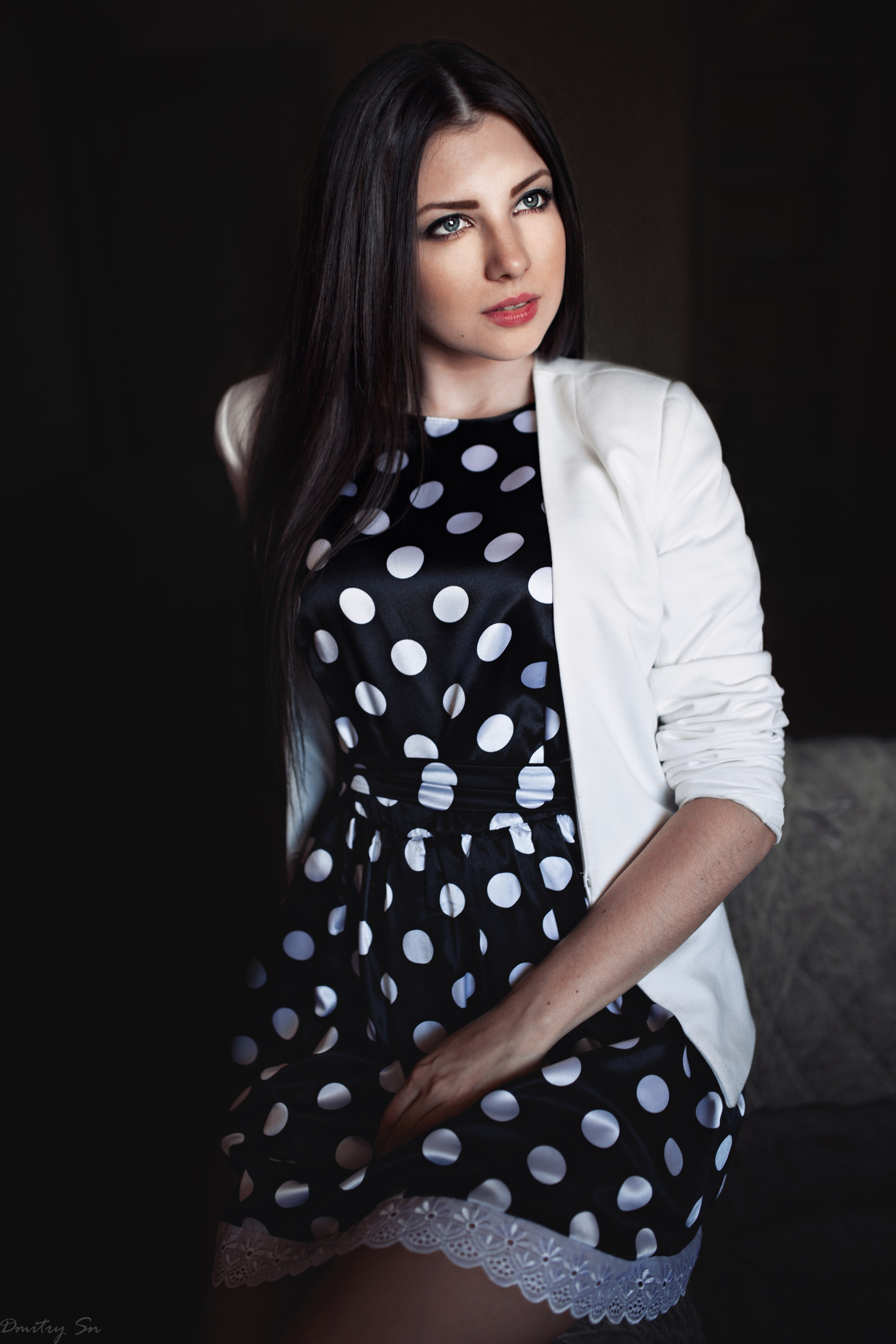 Фотосет с Кристиной у окна в формате для «себя»