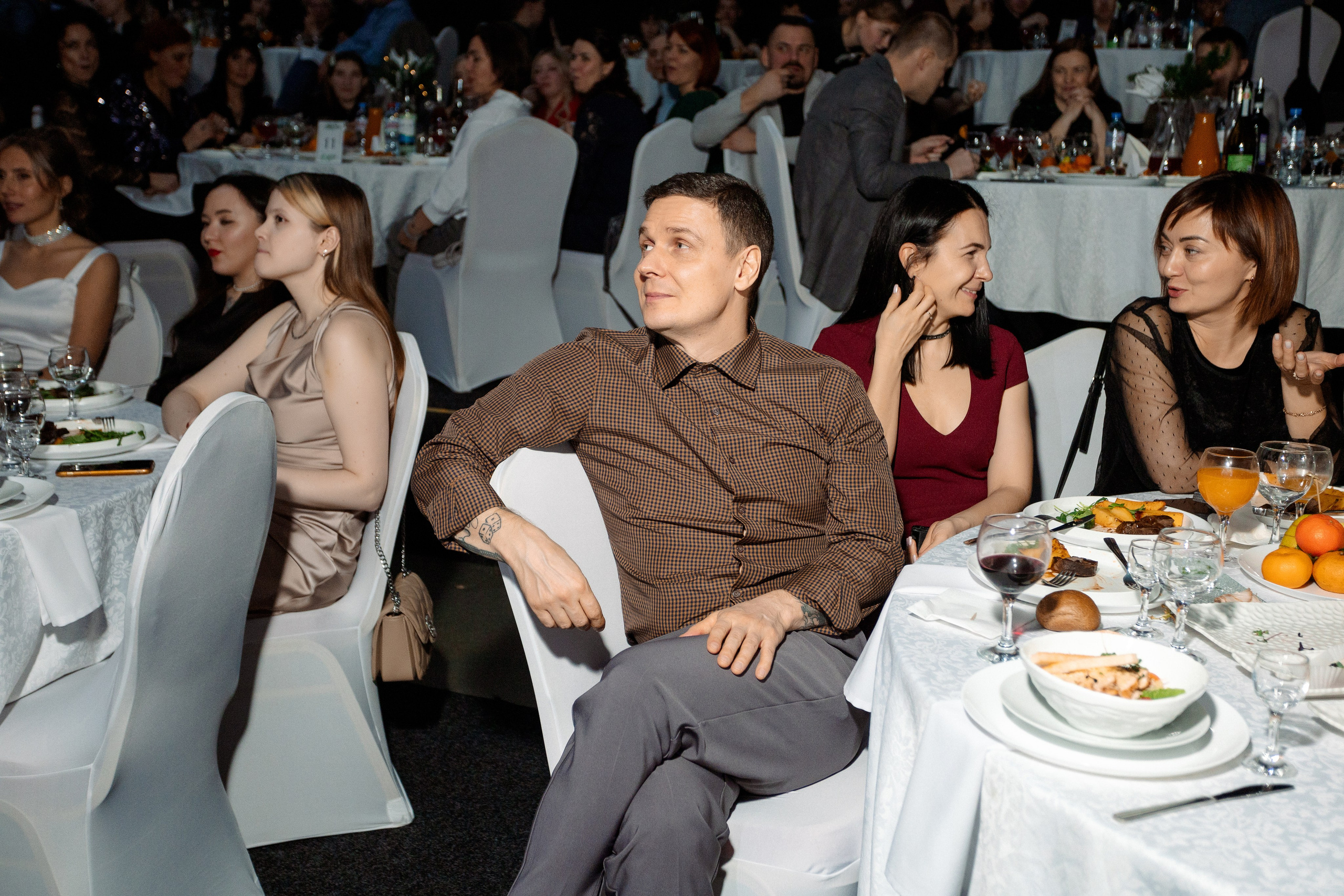 РЕПОРТАЖ: НОВЫЙ ГОД В ДК МЕТАЛЛУРГ. Профессиональный фотограф в Ижевске Леша Петров