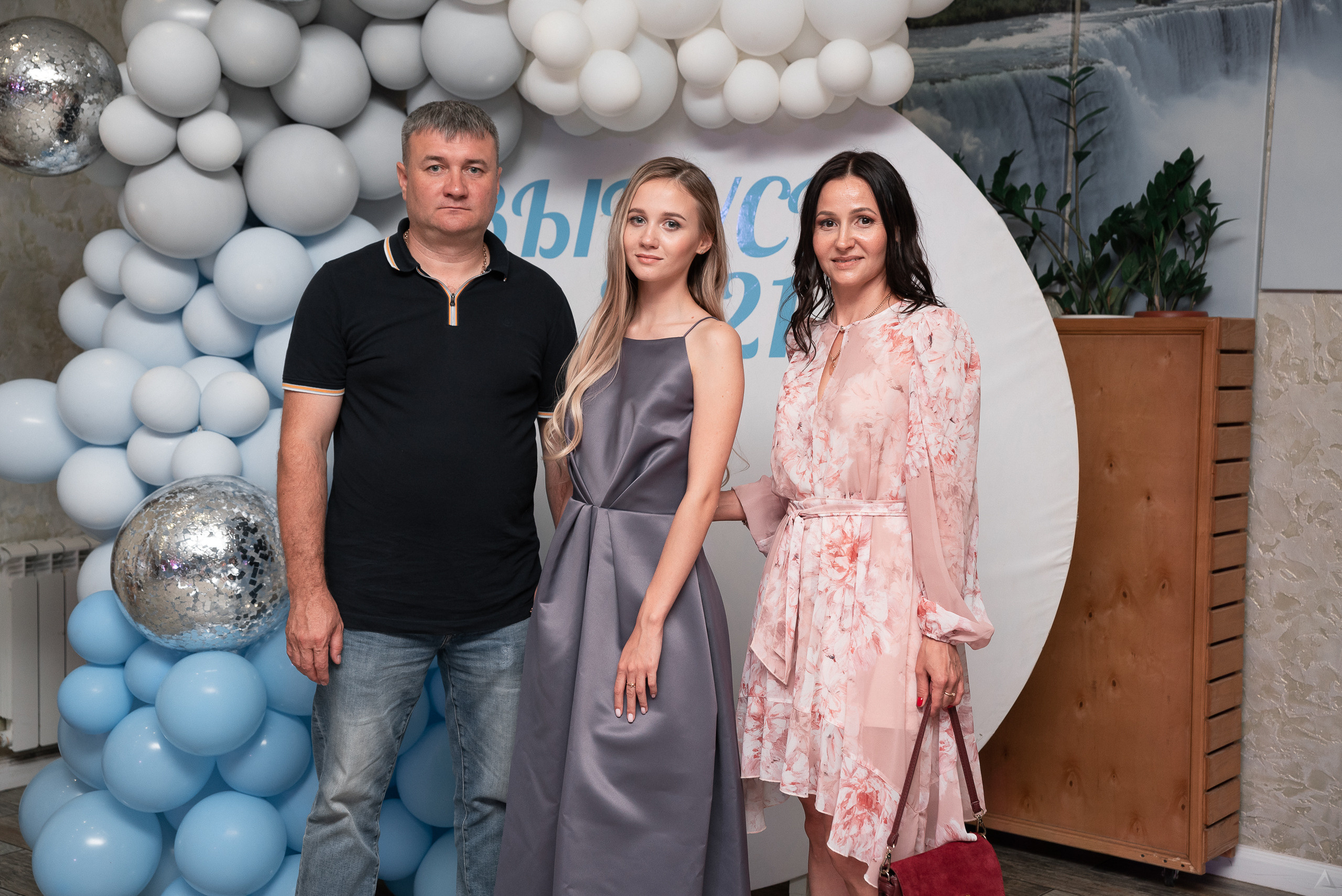 Гимназия. Выпускной 2021. Производство фото и видео