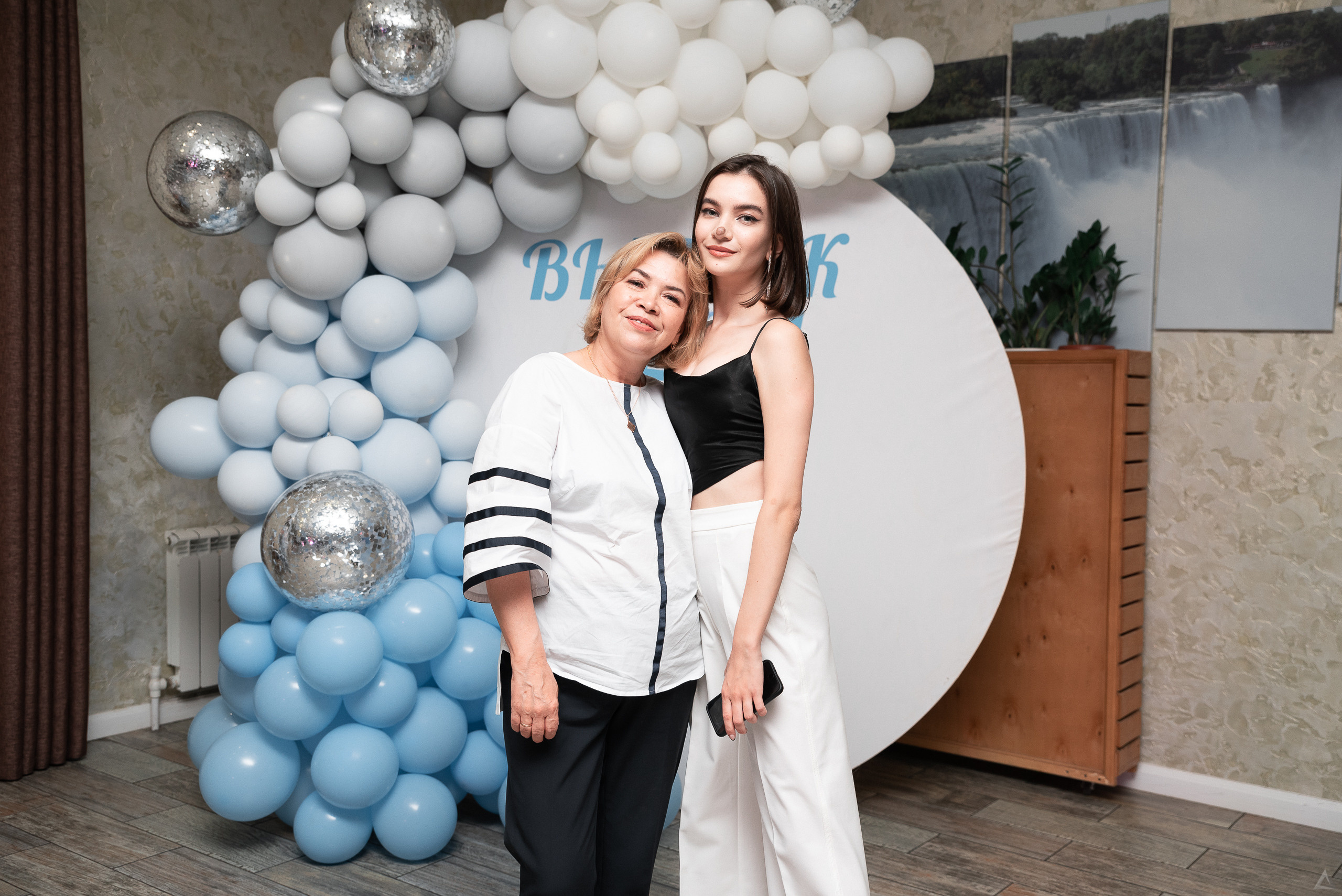 Гимназия. Выпускной 2021. Производство фото и видео