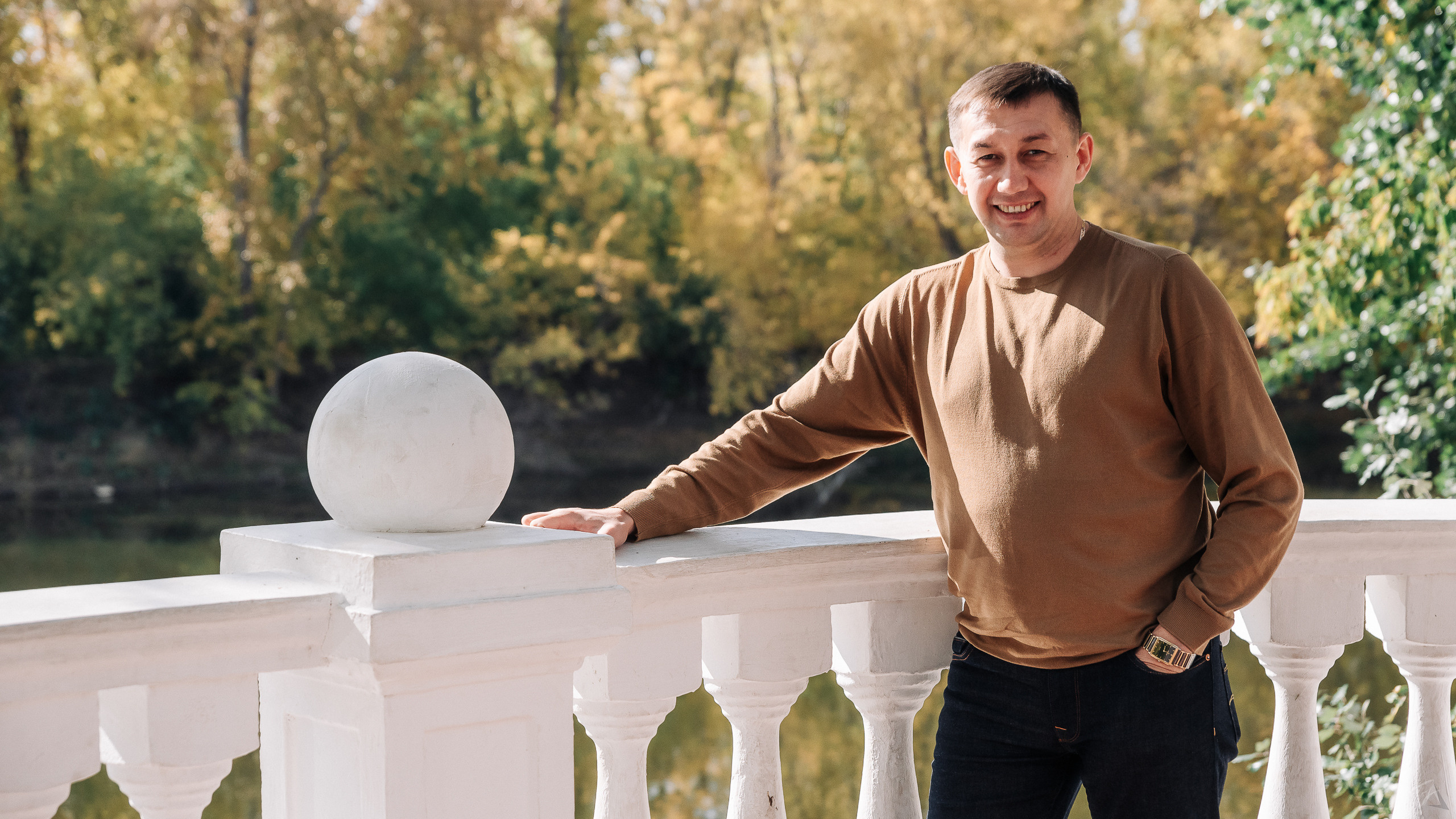 Ренат, Любовь, Демид и (его незаметно, но он есть🤔) Марк. Производство фото и видео