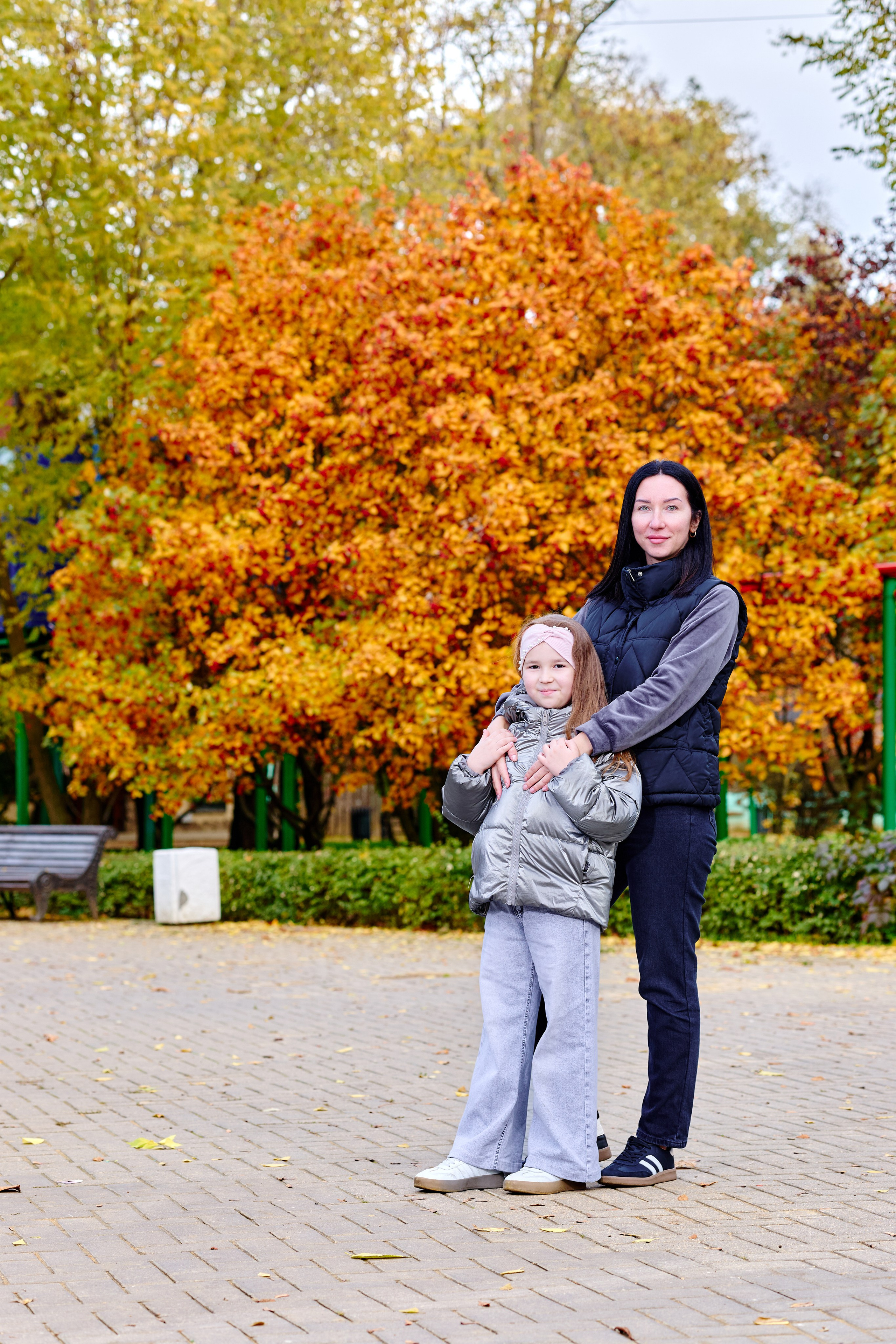 Прогулка в парке классом. Фотограф Выпускные альбомы Таганрог Сергей Коробченко