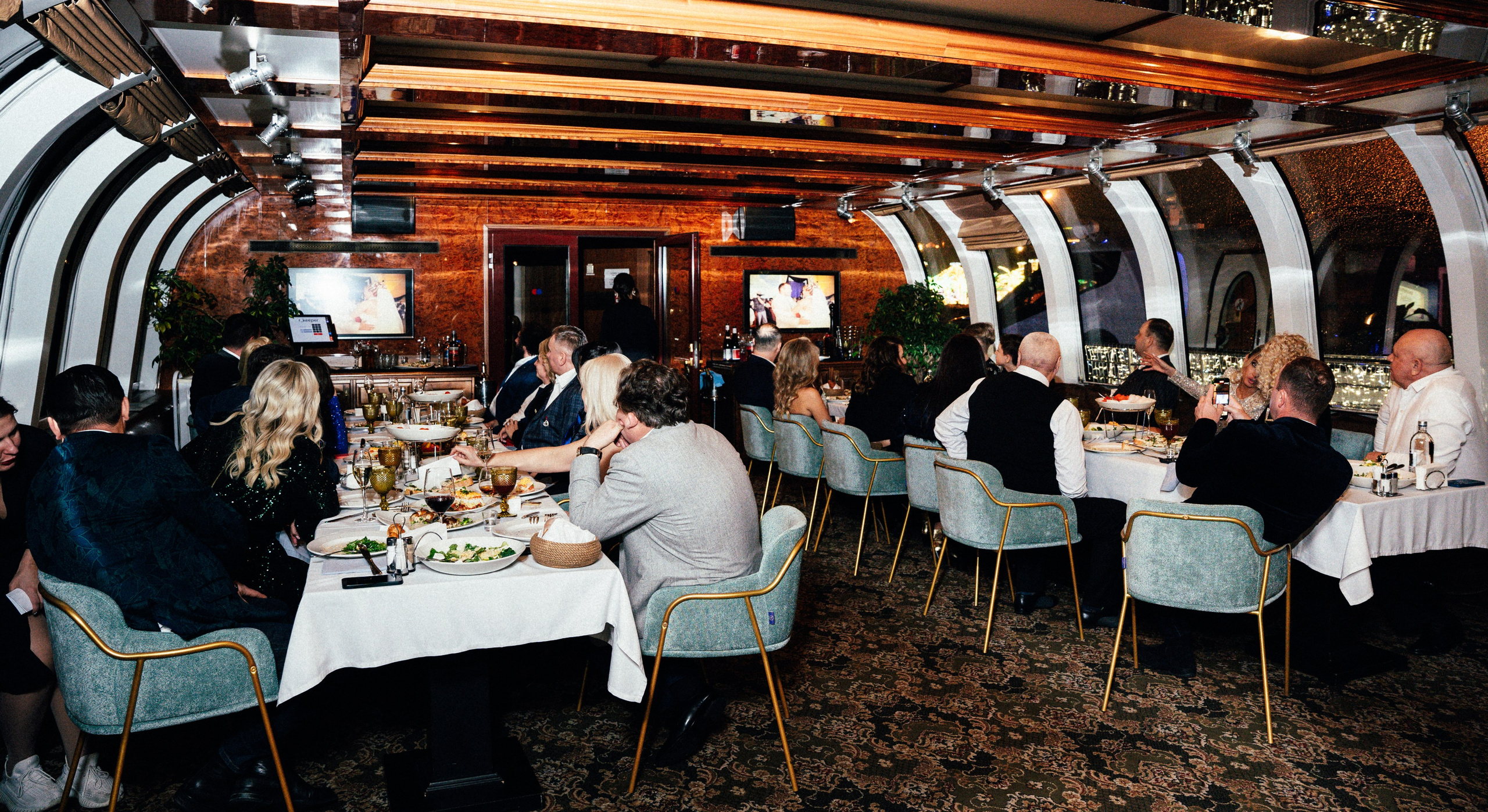 Корпоратив Erwin Река. Портретный и репортажный фотограф