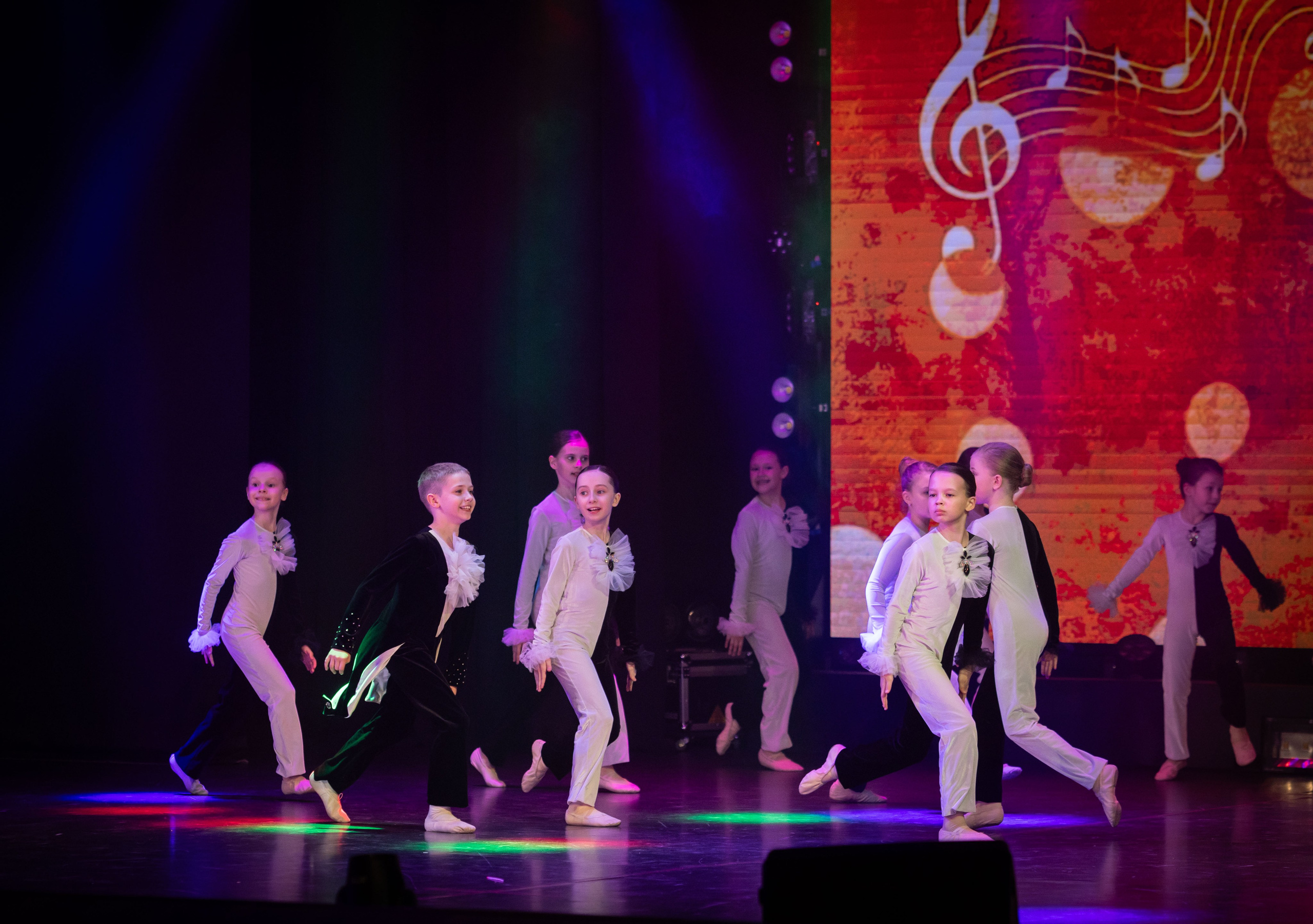 Дк Воровского отчетный концерт. Семейный и детский фотограф Анна Петракова