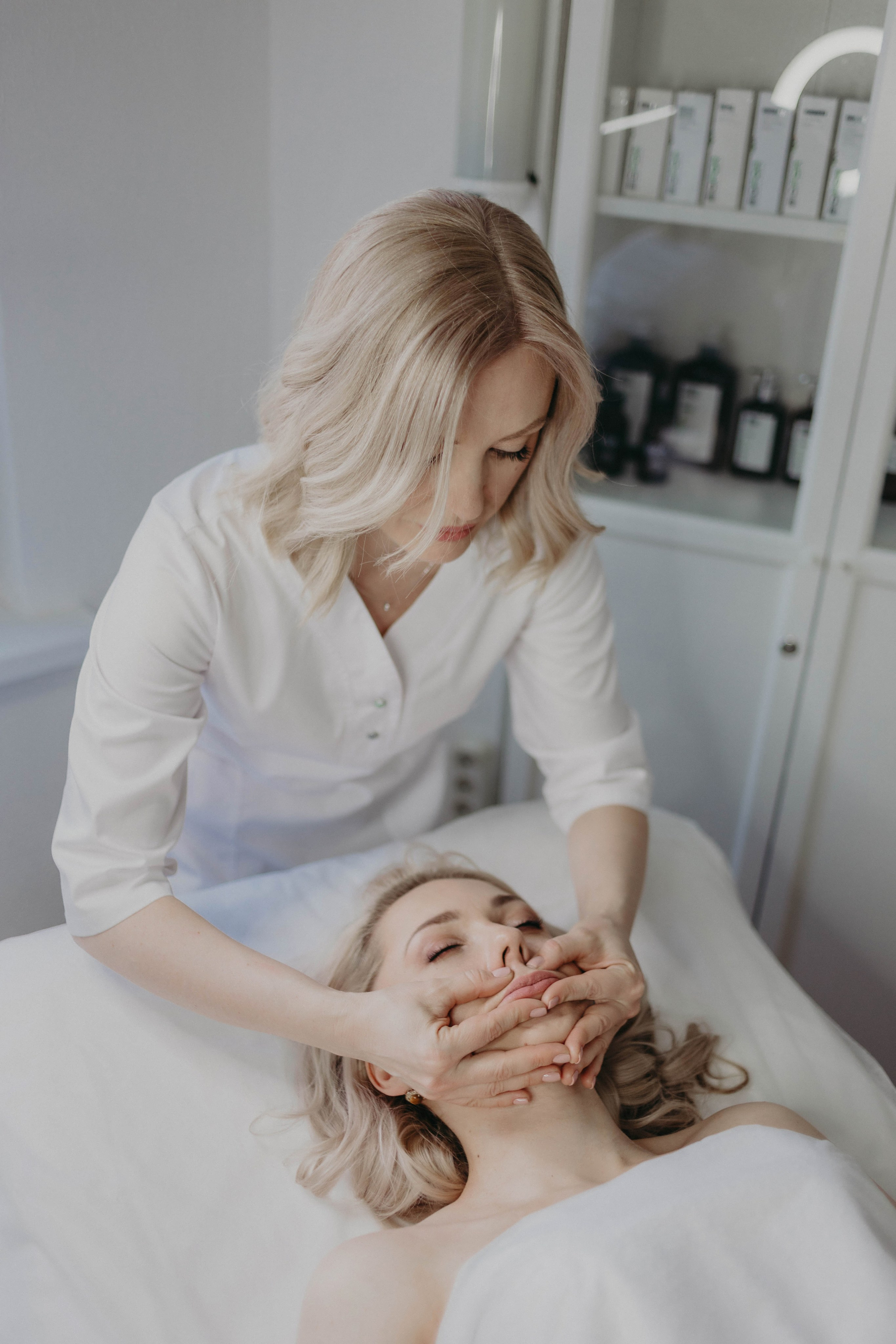 Фотоконтент 2024 за 2 часа для Косметолог. Фотограф в Краснодаре Евгения Михаевич