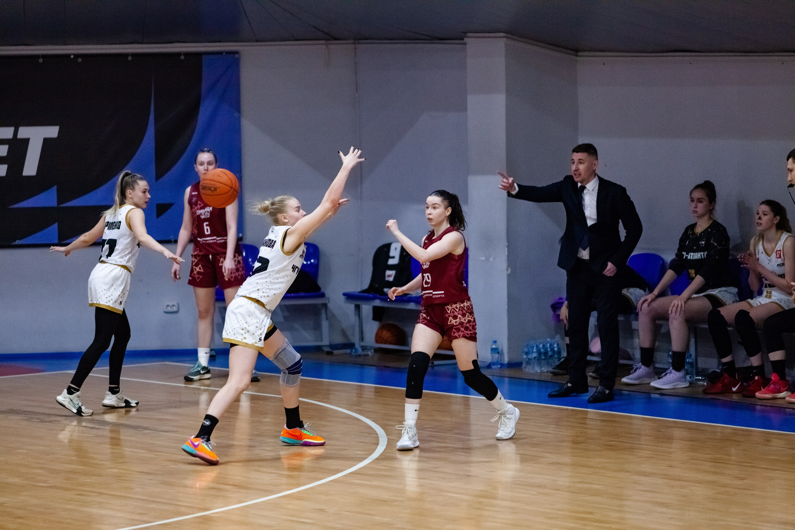 ЧГУ-Атланта — Славянка. Фотография