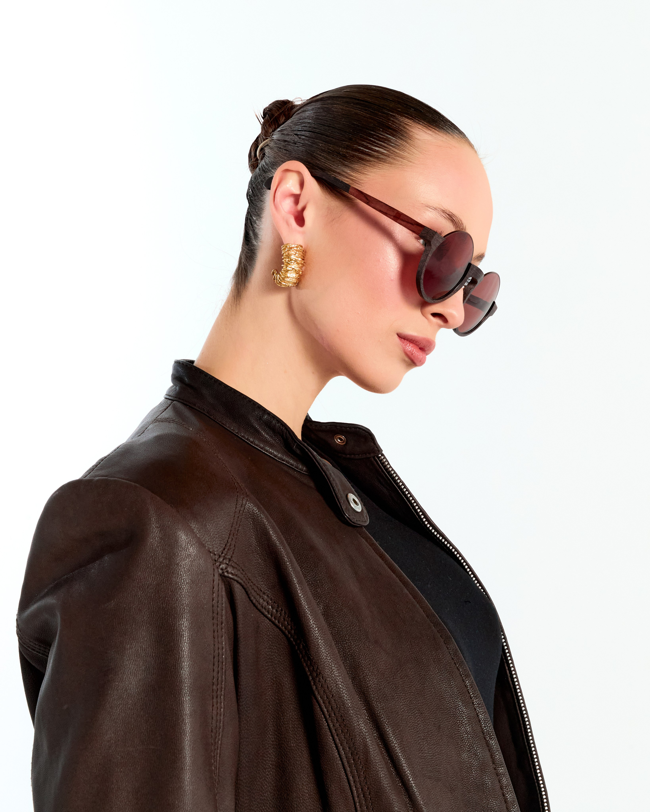 Glazburg optics. Святослав Лебедев | Рекламный фотограф — Коммерческая съемка, Арт-дирекшн, AI-интеграция