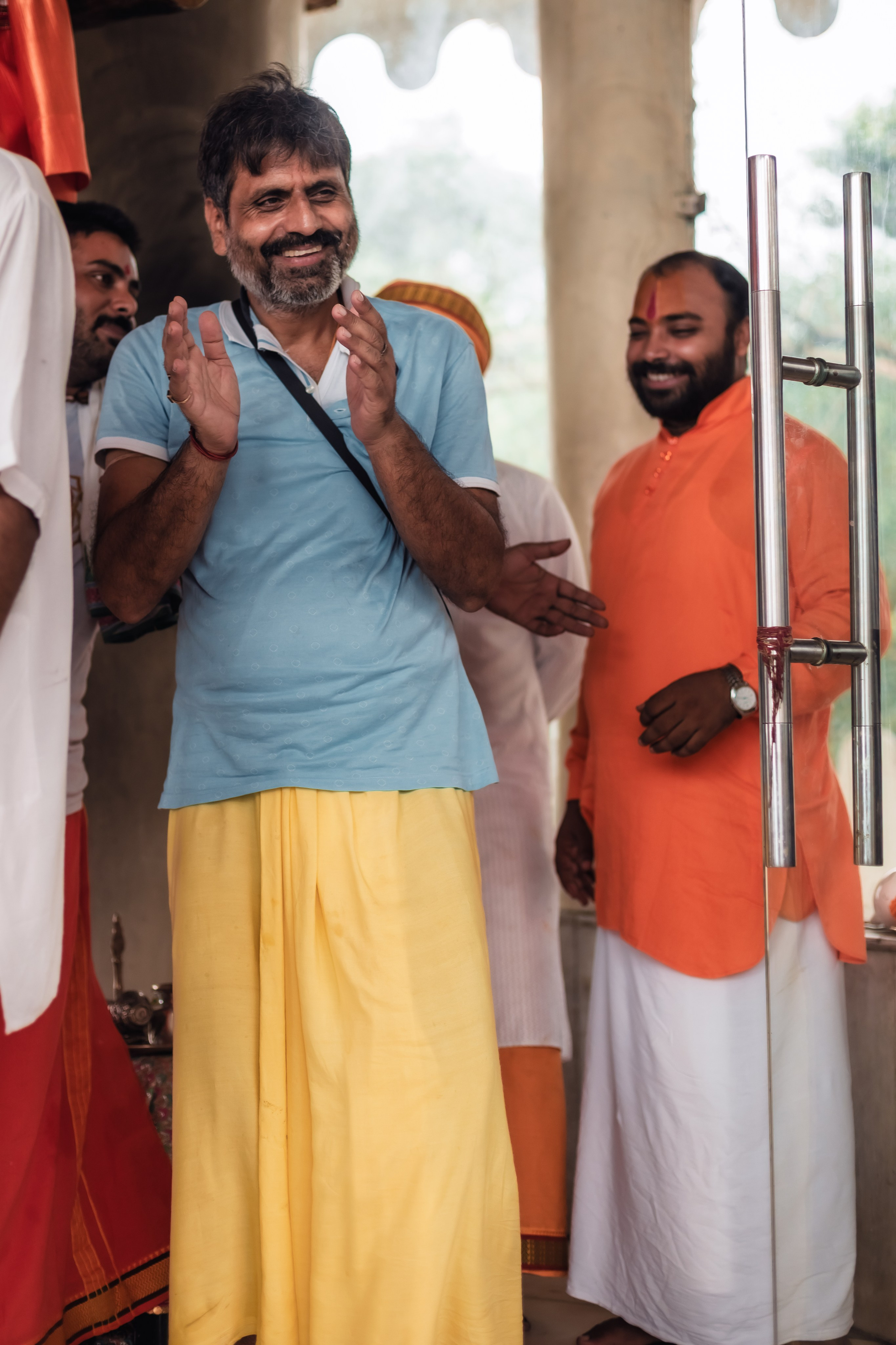 Abhisheka Devraha Baba on Sri Devdas ji maharaj bd. Mariam Bagdasaryan