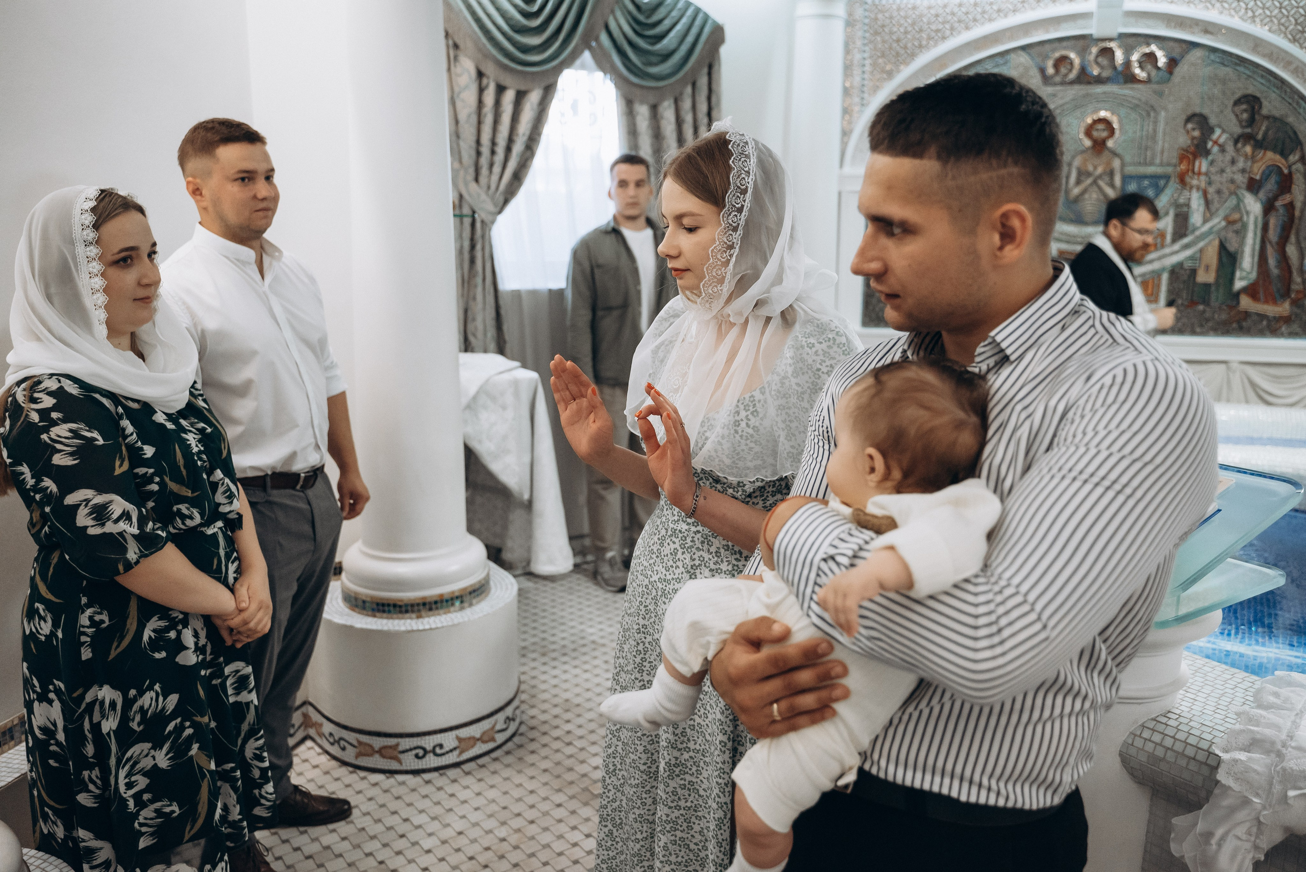Крещение Варюши (Храм Святой Живоначальной Троицы). Семейный фотограф в Минске Дарья Дреко