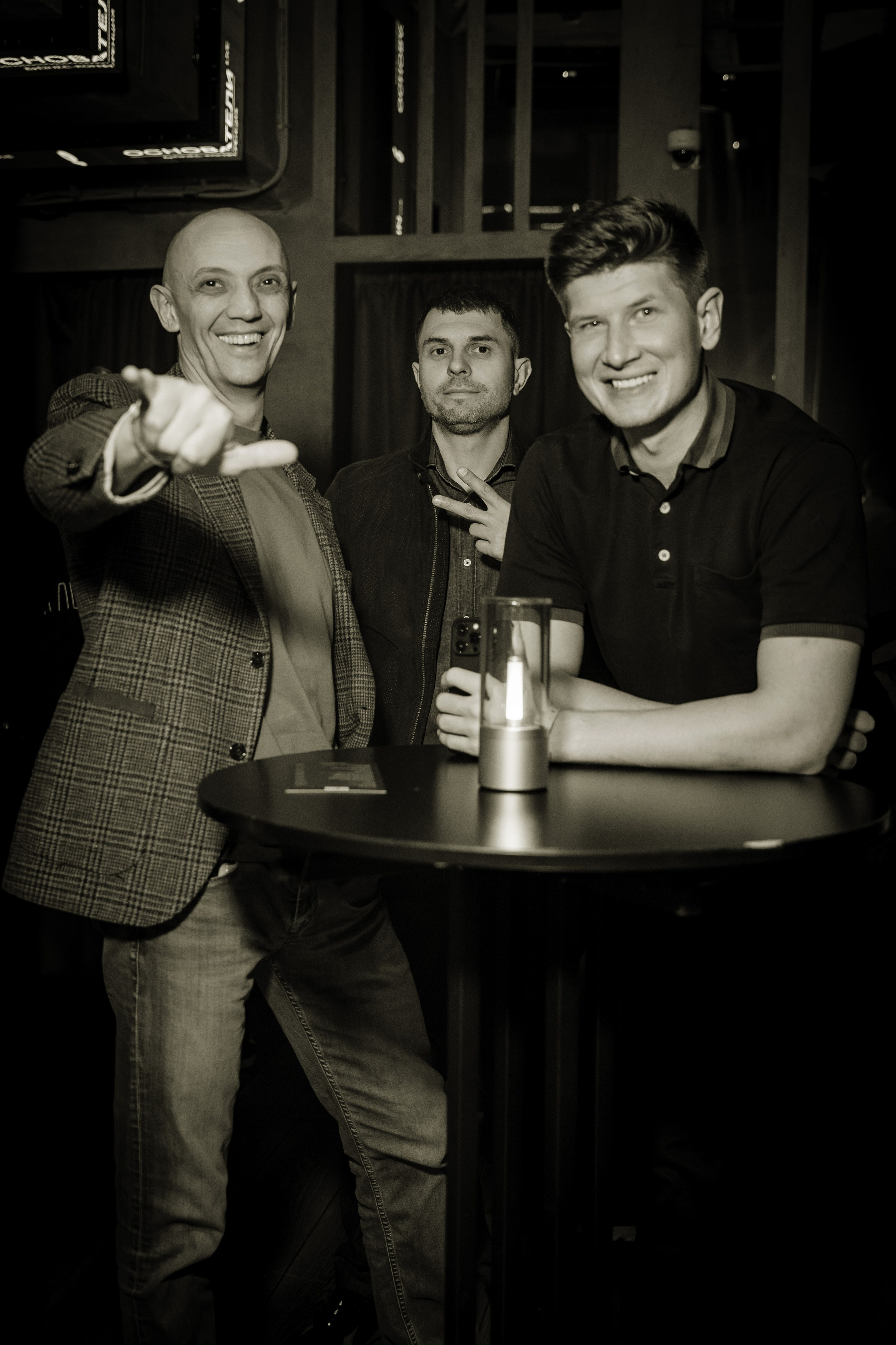 Вечеринка OSNOVATELI.LIVE репортажный фотограф Саша Дружинина. Репортажный фотограф в Москве Саша Дружинина