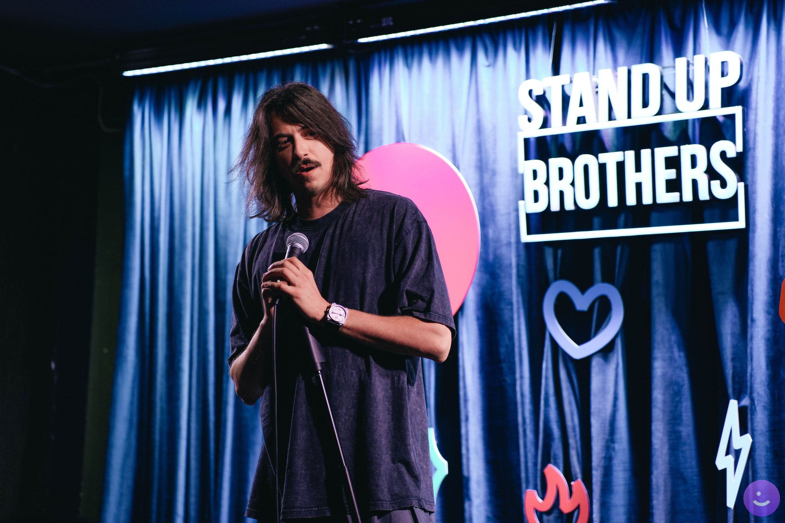 Комедийный жанр