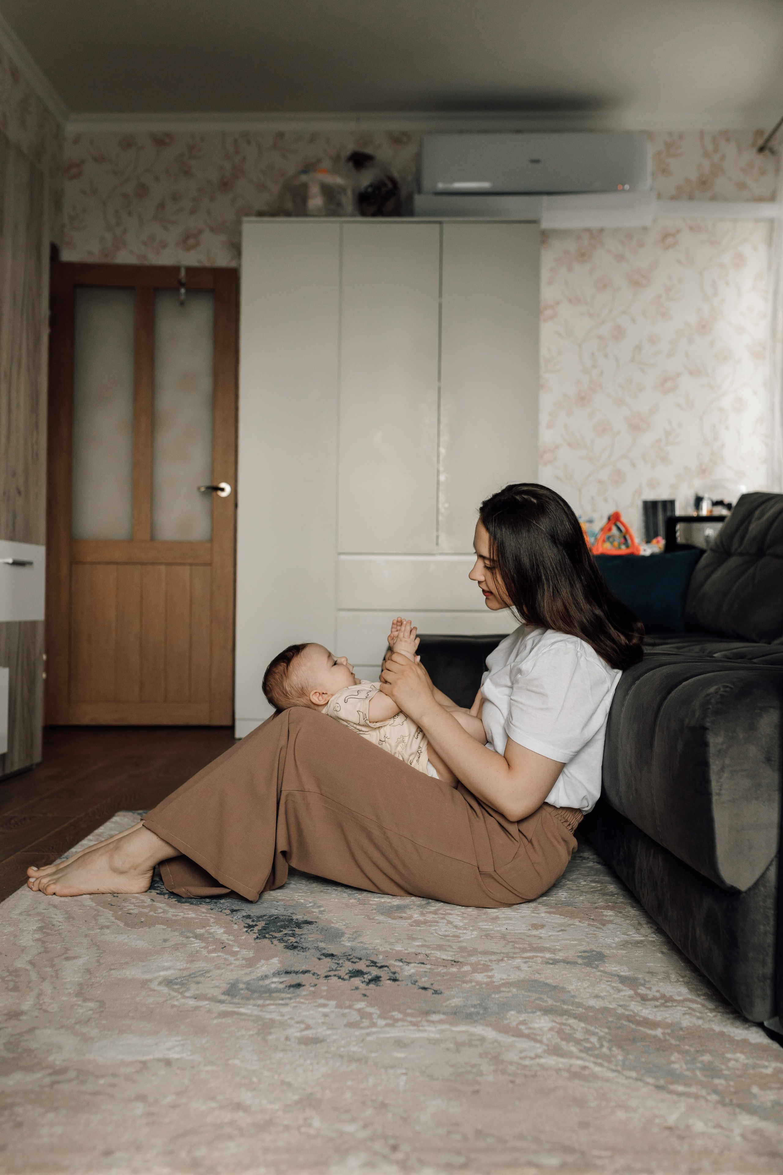 Юля с семьёй дома. Фотограф в Москве Юлия Хамзина