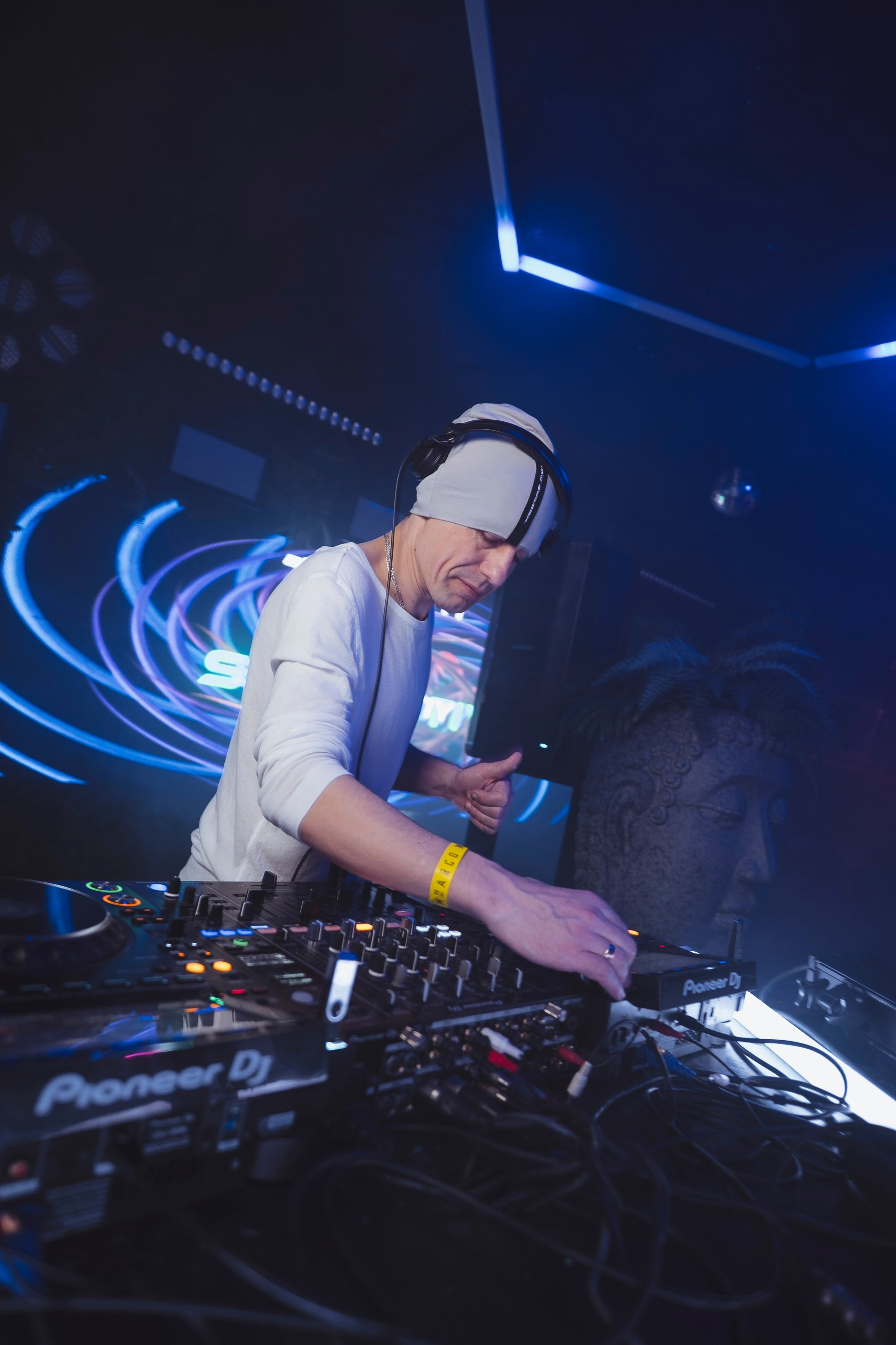 Embargo 30/03. Главная