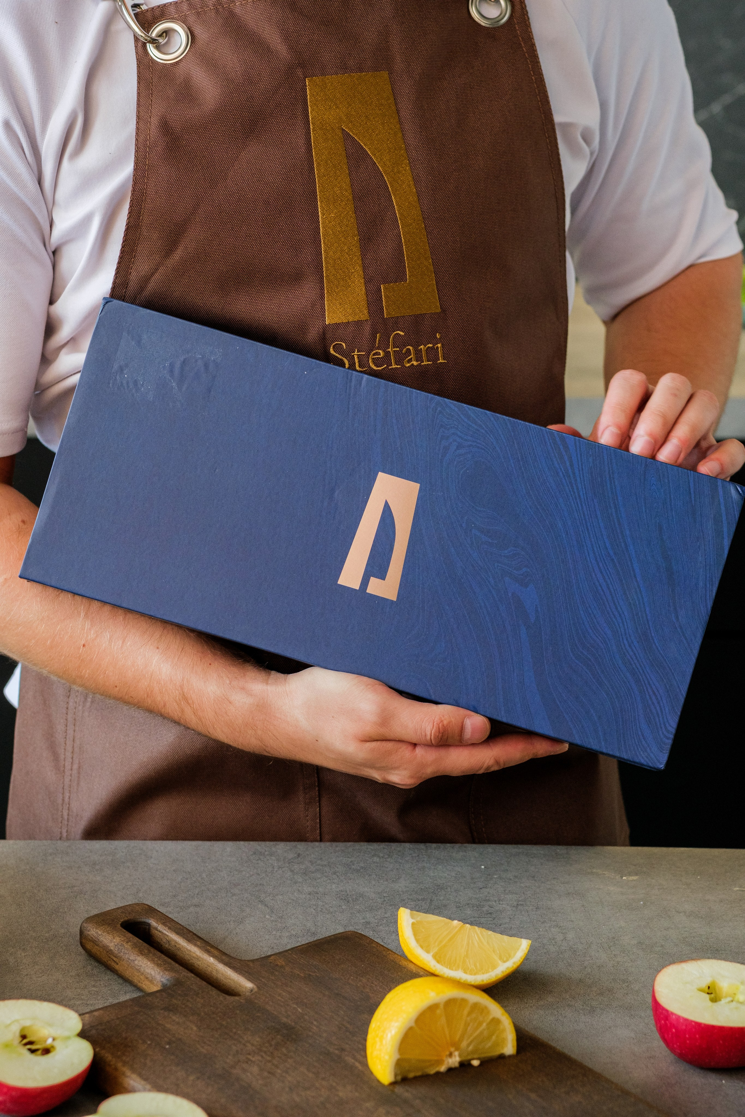 Съемка ножей для маркетплейсов в СПб. Фотосессия для маркетплейсов