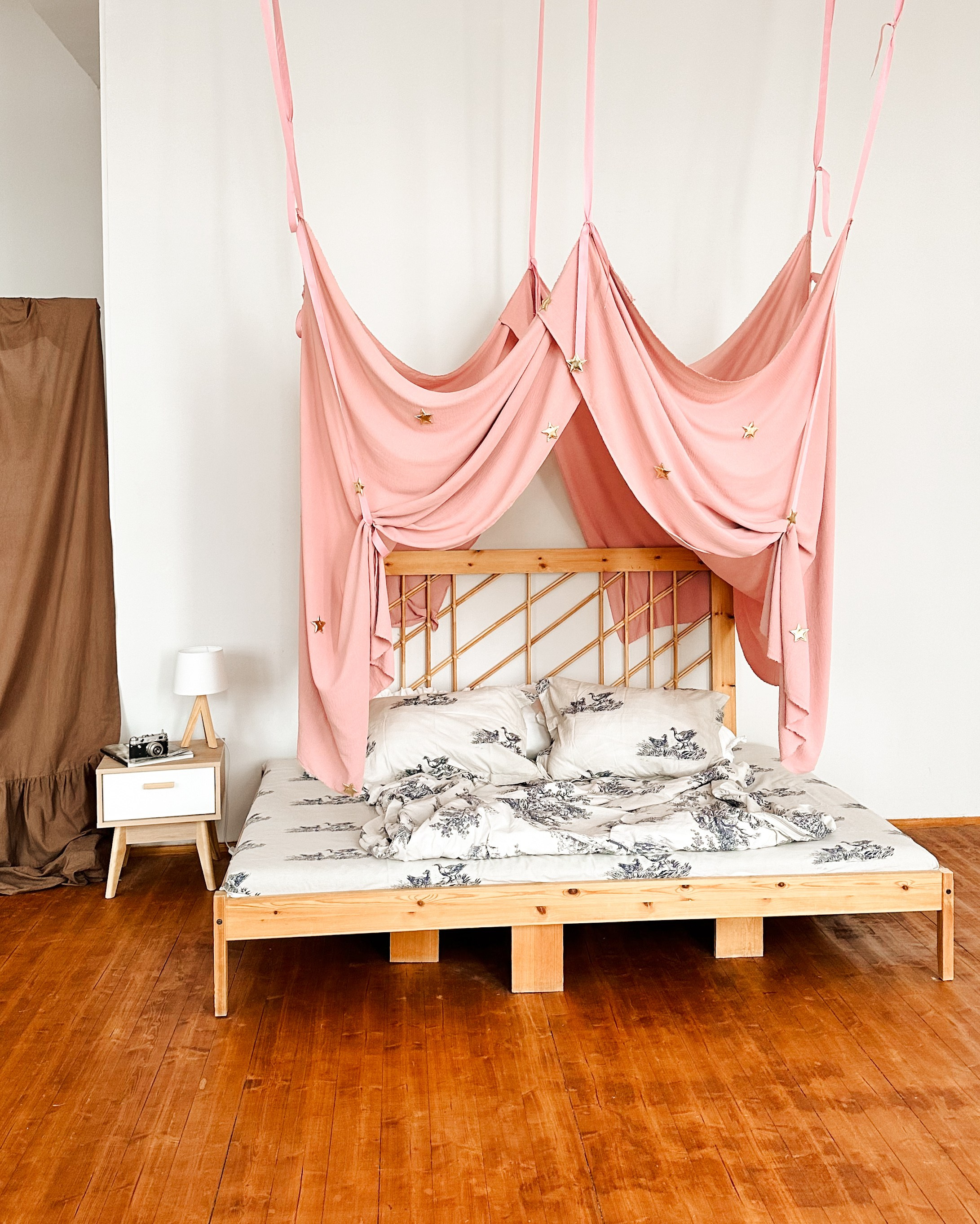 Интерьер фотостудии «Лофт Потолок», город Краснодар, ул. Зиповская 5 литер Х. Семейный и детский фотограф в Краснодаре Анна Трашкова