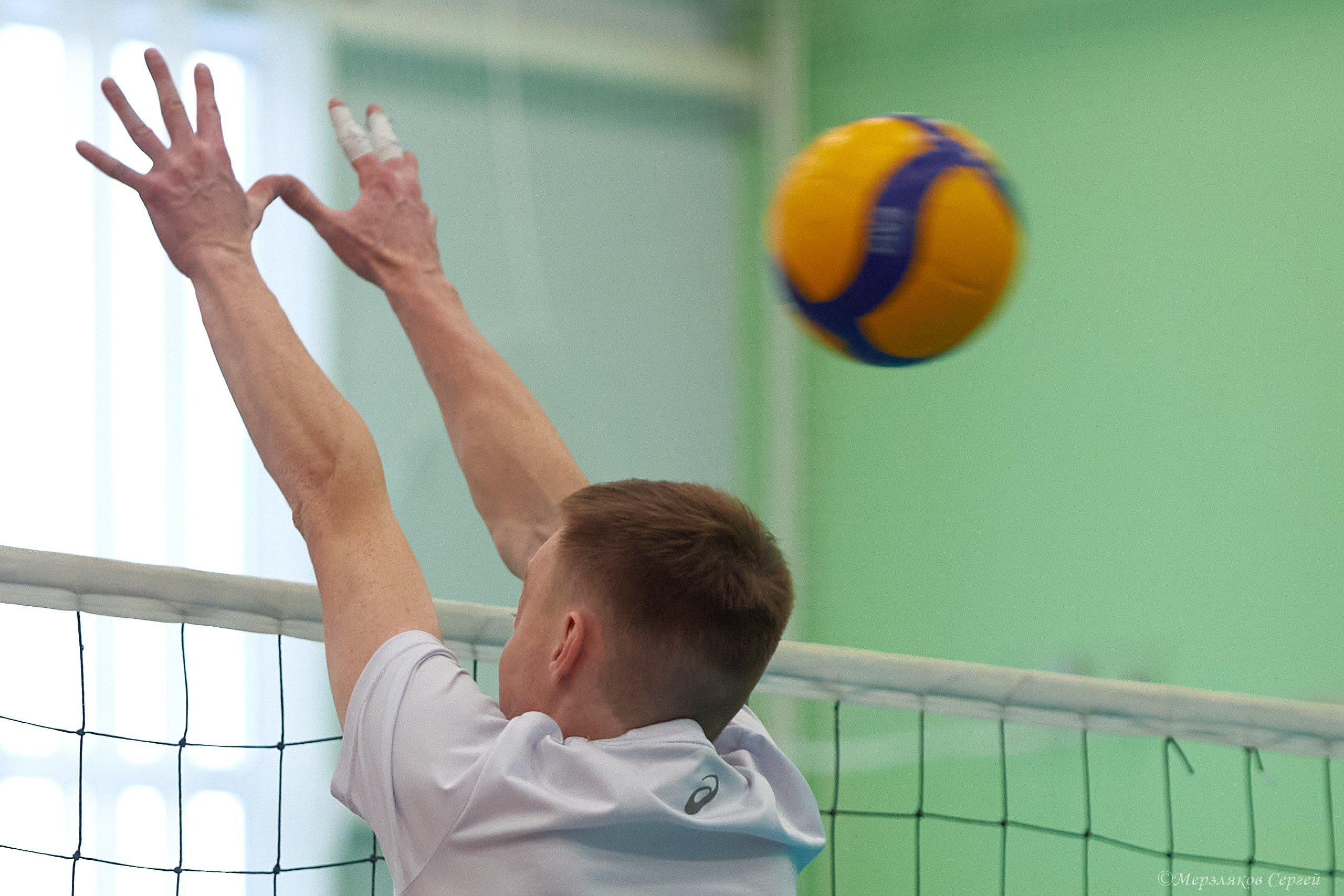 Новогодний волейбольный турнир. Ижевск. 16.12.23. Спортивный репортажный фотограф в Ижевске Сергей Мерзляков