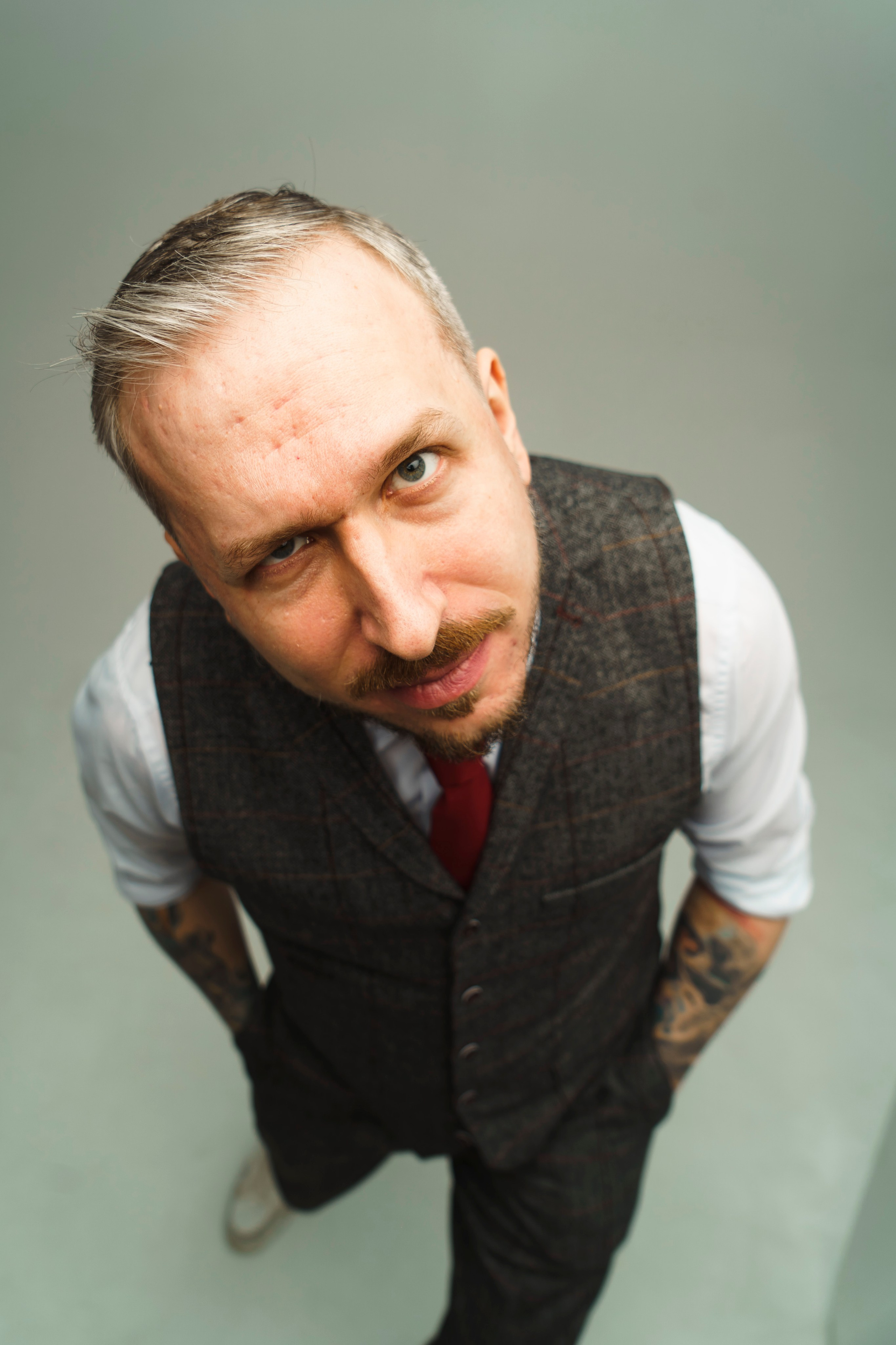 Когда Love Story — это не «ми-ми-ми», а искрометный юмор и чистый креатив. Профессиональный репортажный фотограф в Москве Владимир Глаголев