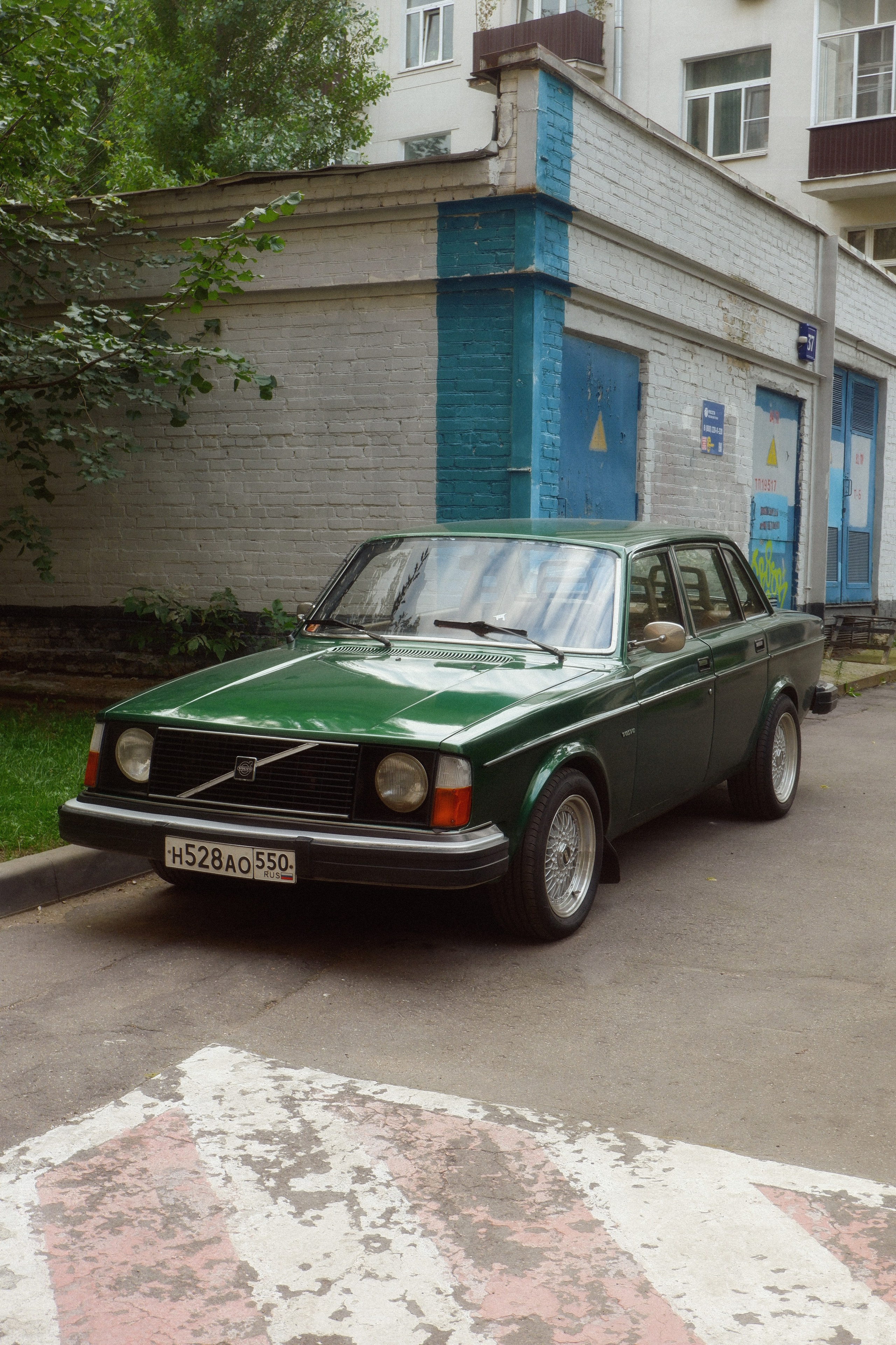 CARS. ANNA — PHOTOGRAPHER