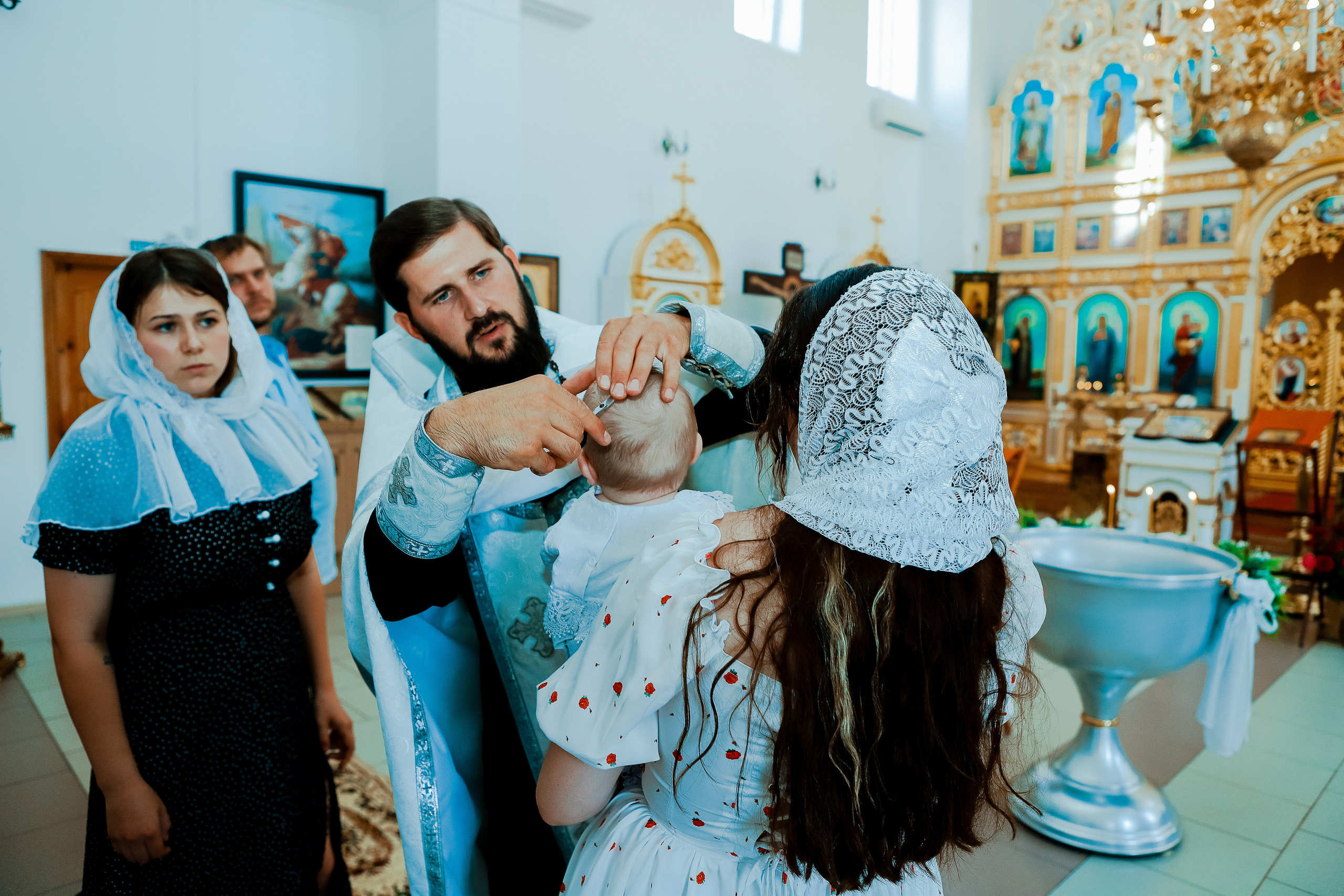 Таинство Крещения Отца и Дочери. Свадебный фотограф Евгения Фролова г. Каменск-Шахтинский, Донецк, Ростов