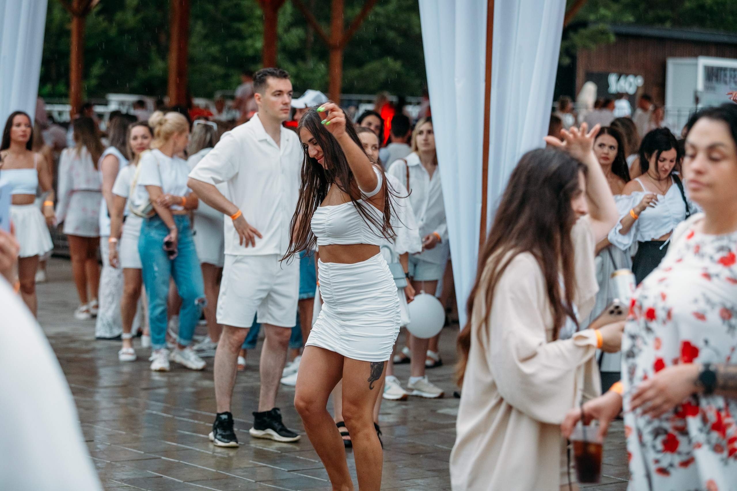 White Party @ Бархат парк. Репортажный фотограф Максим Полянский. Москва, Санкт-Петербург, Красноярск