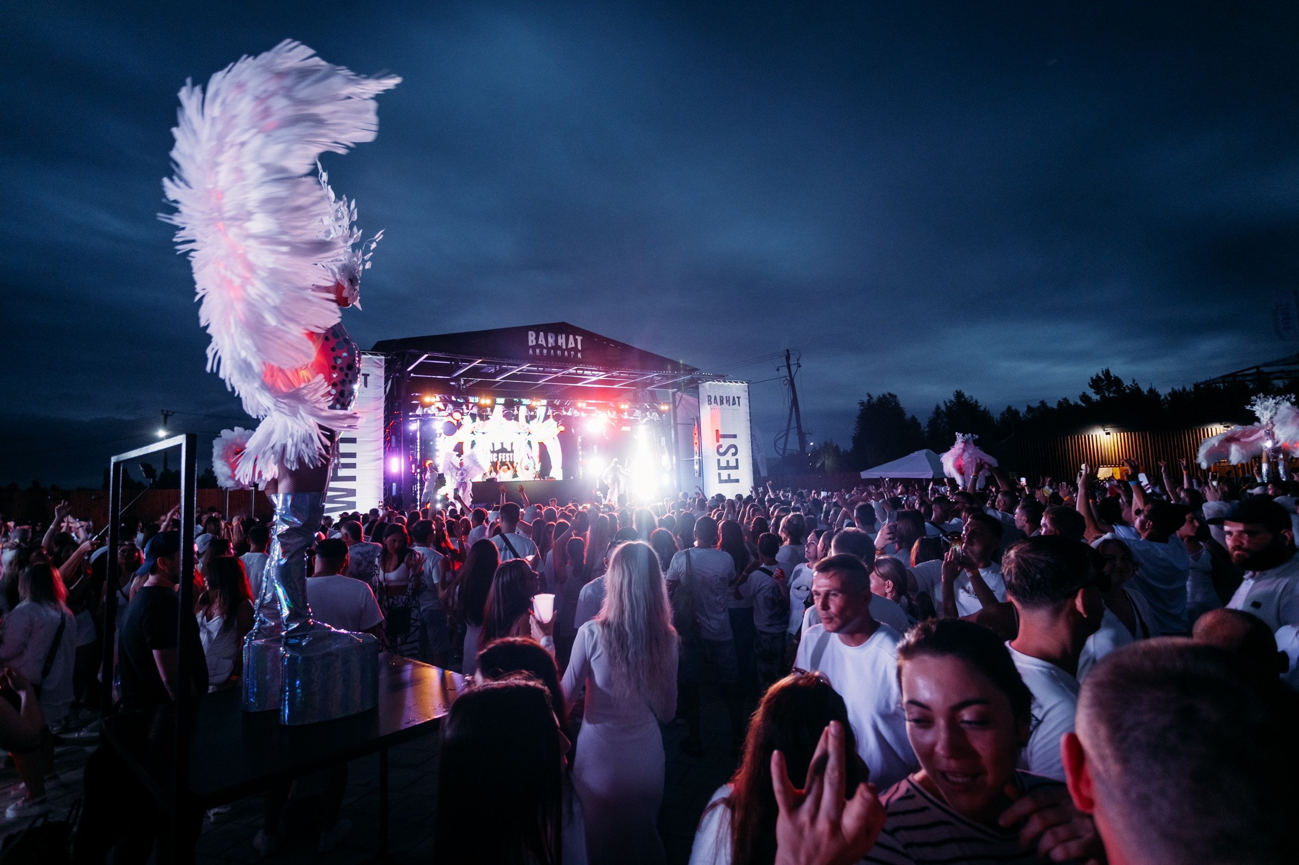White Party @ Бархат парк. Репортажный фотограф Максим Полянский. Москва, Санкт-Петербург, Красноярск