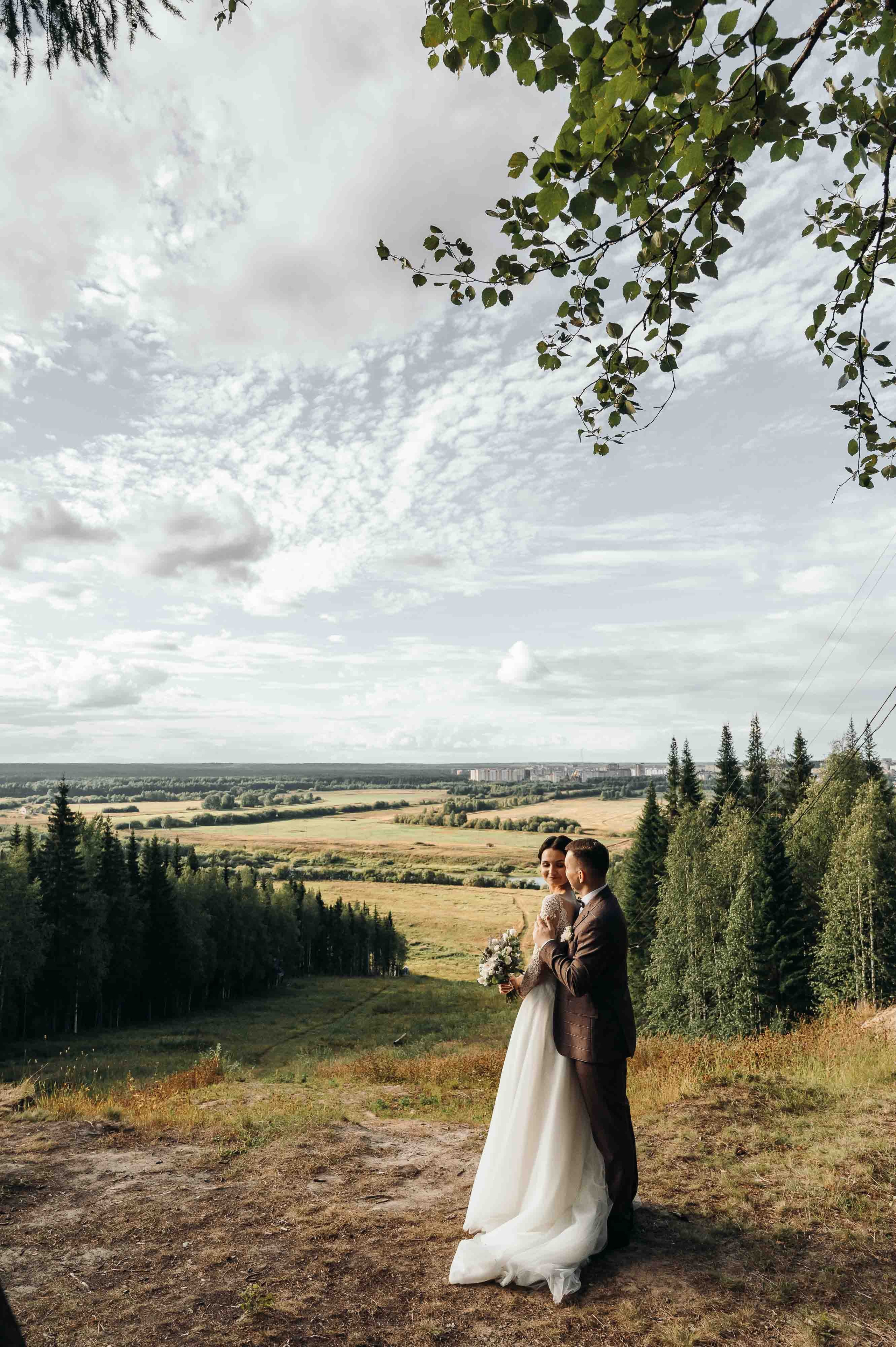 Свадебная фотосессия и прогулка на свежем воздухе. Свадебный и семейный фотограф в Котласе Никита Попов