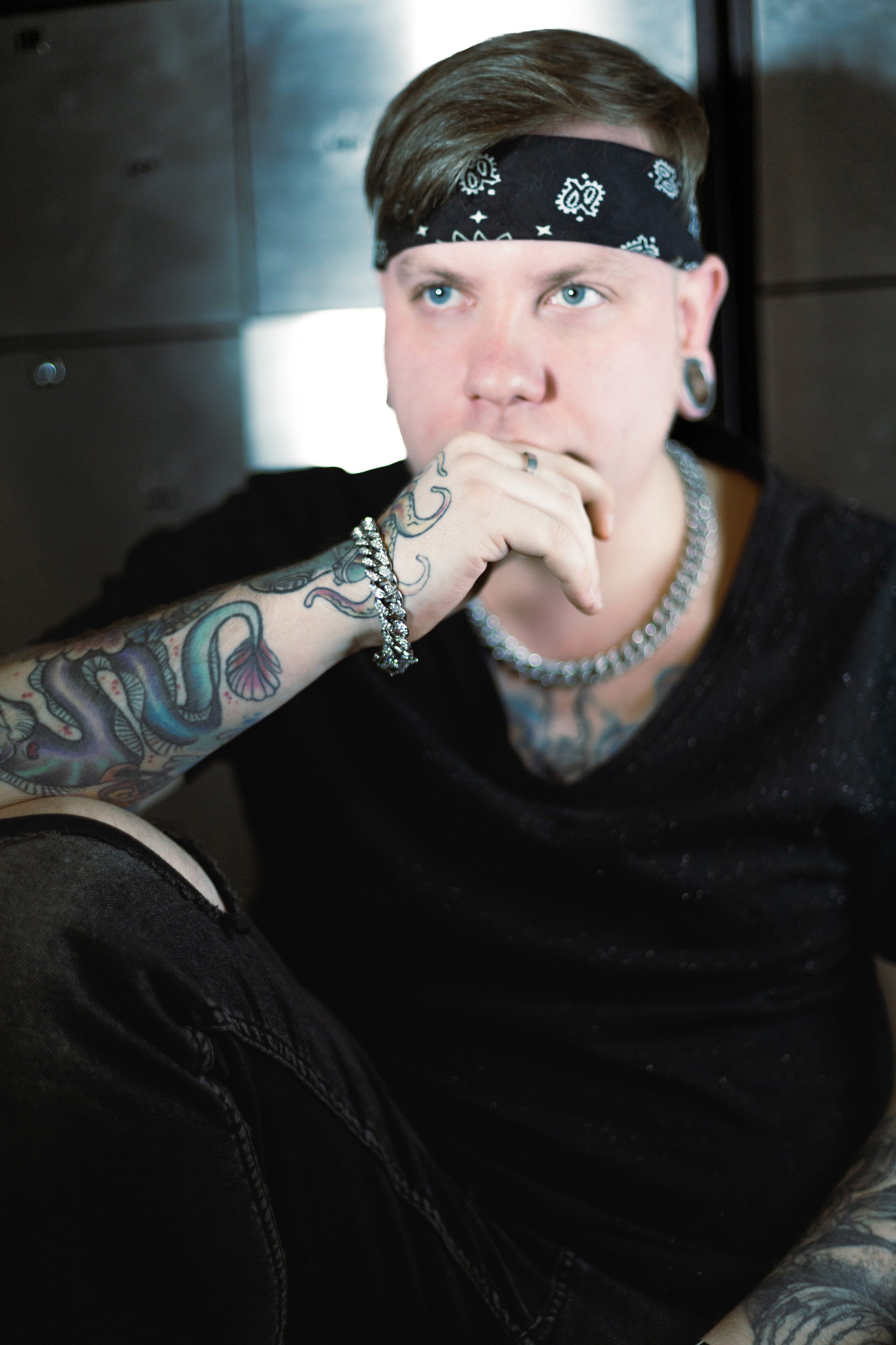 Грабитель неонового дома. Фотограф Великий Новгород