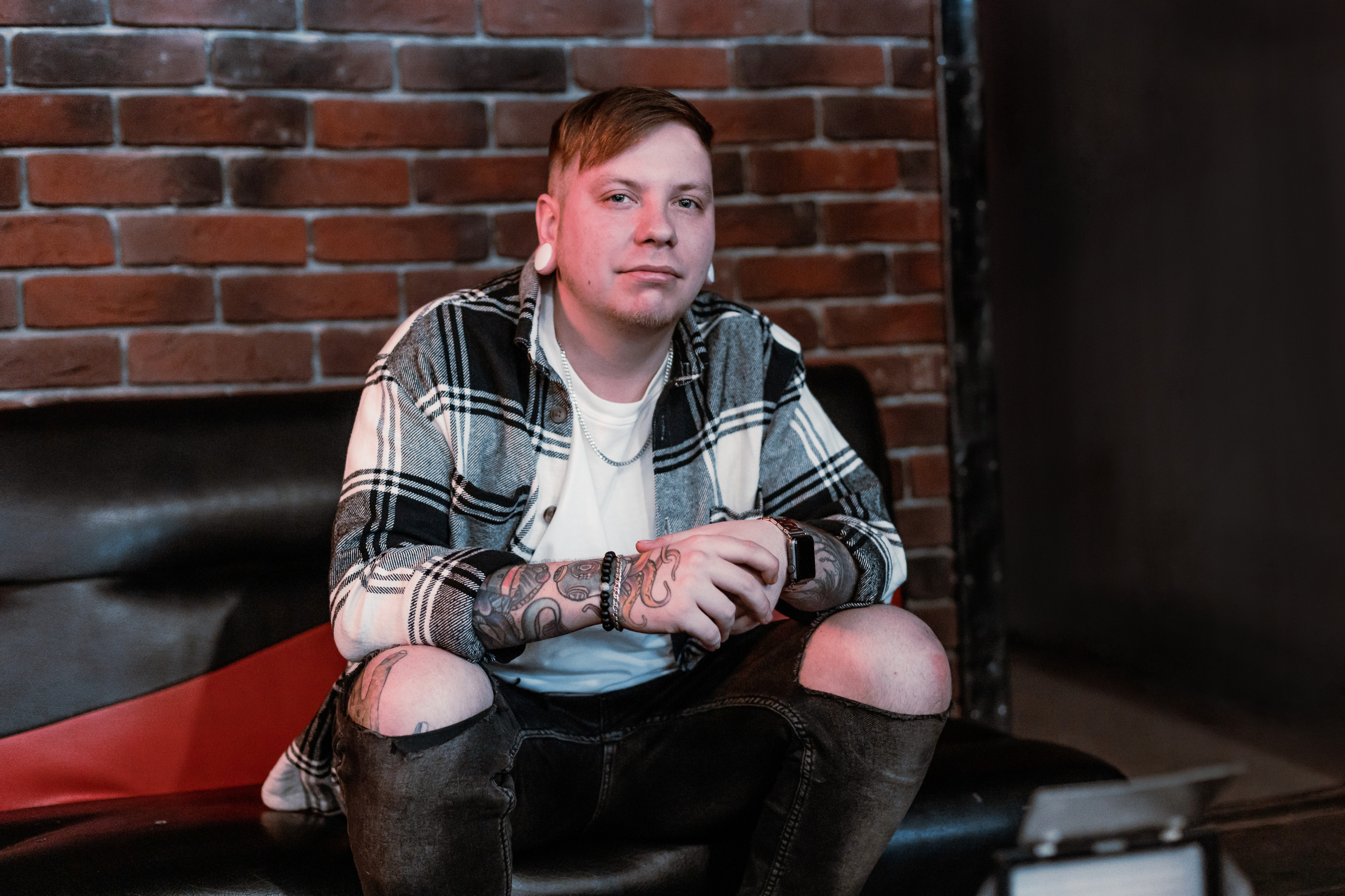 Грабитель неонового дома. Фотограф Великий Новгород