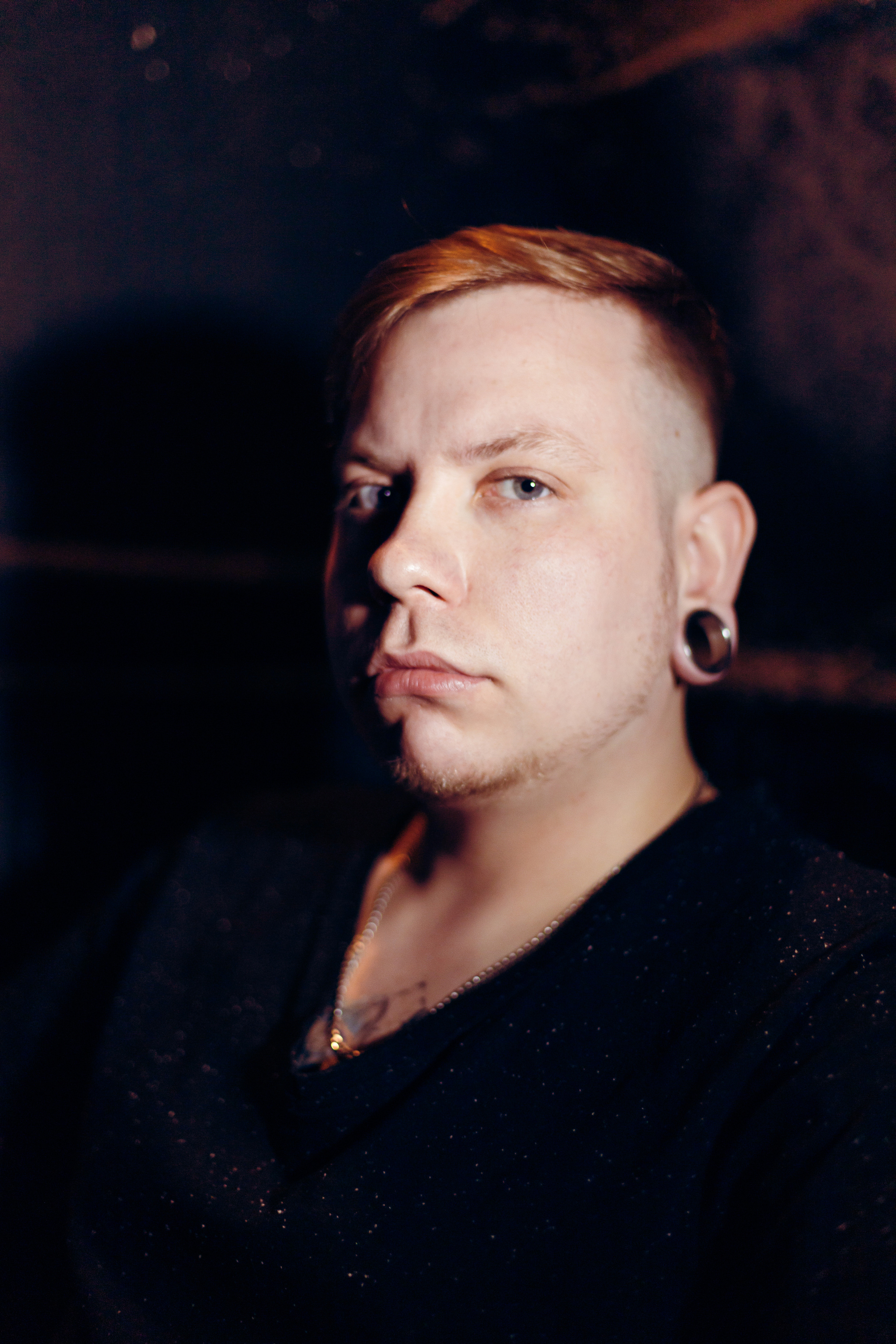 Грабитель неонового дома. Фотограф Великий Новгород