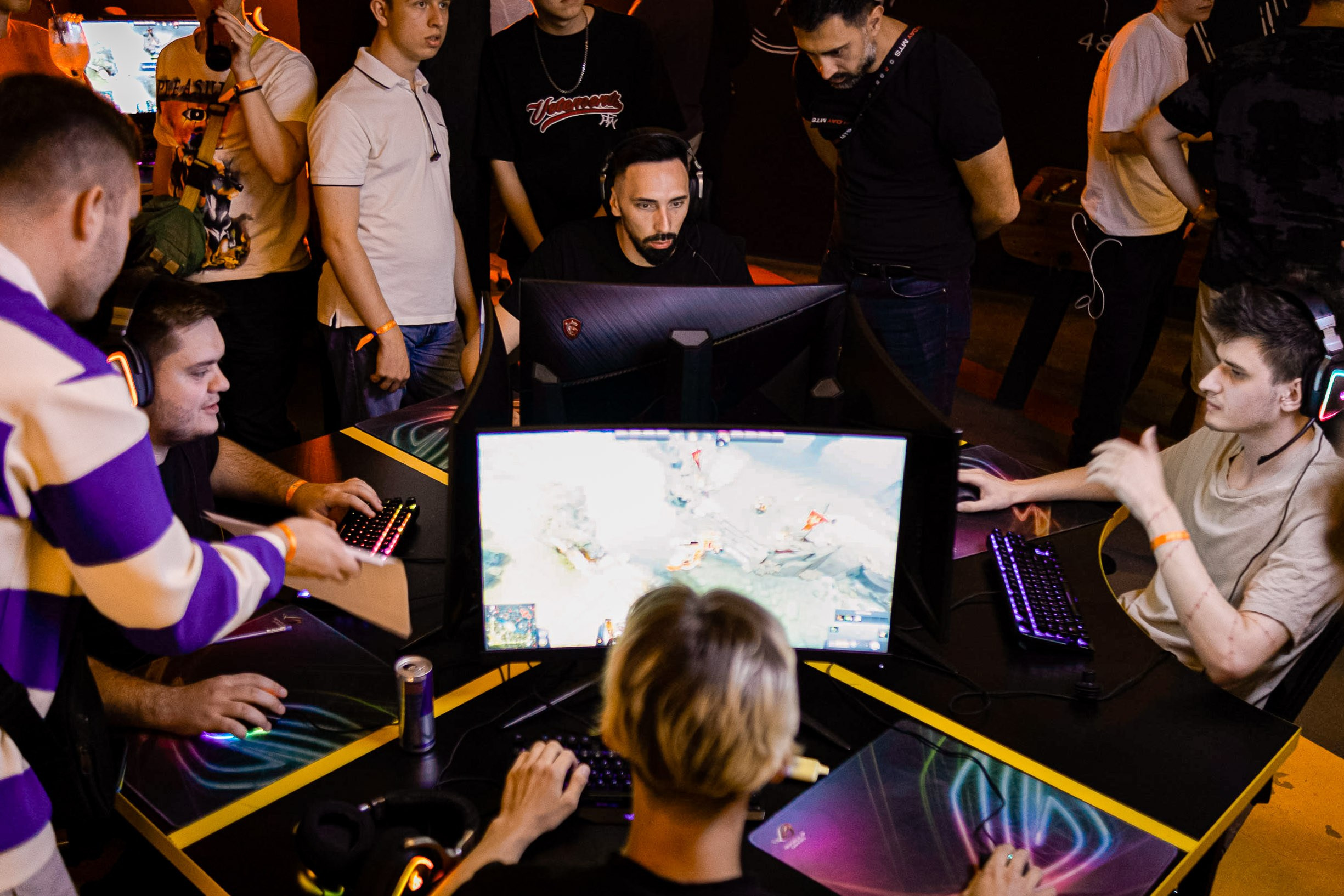 Win Line.Турнир по Dota2 и трансляция чемпионата International. Репортажный фотограф Денис Тихомиров. Москва