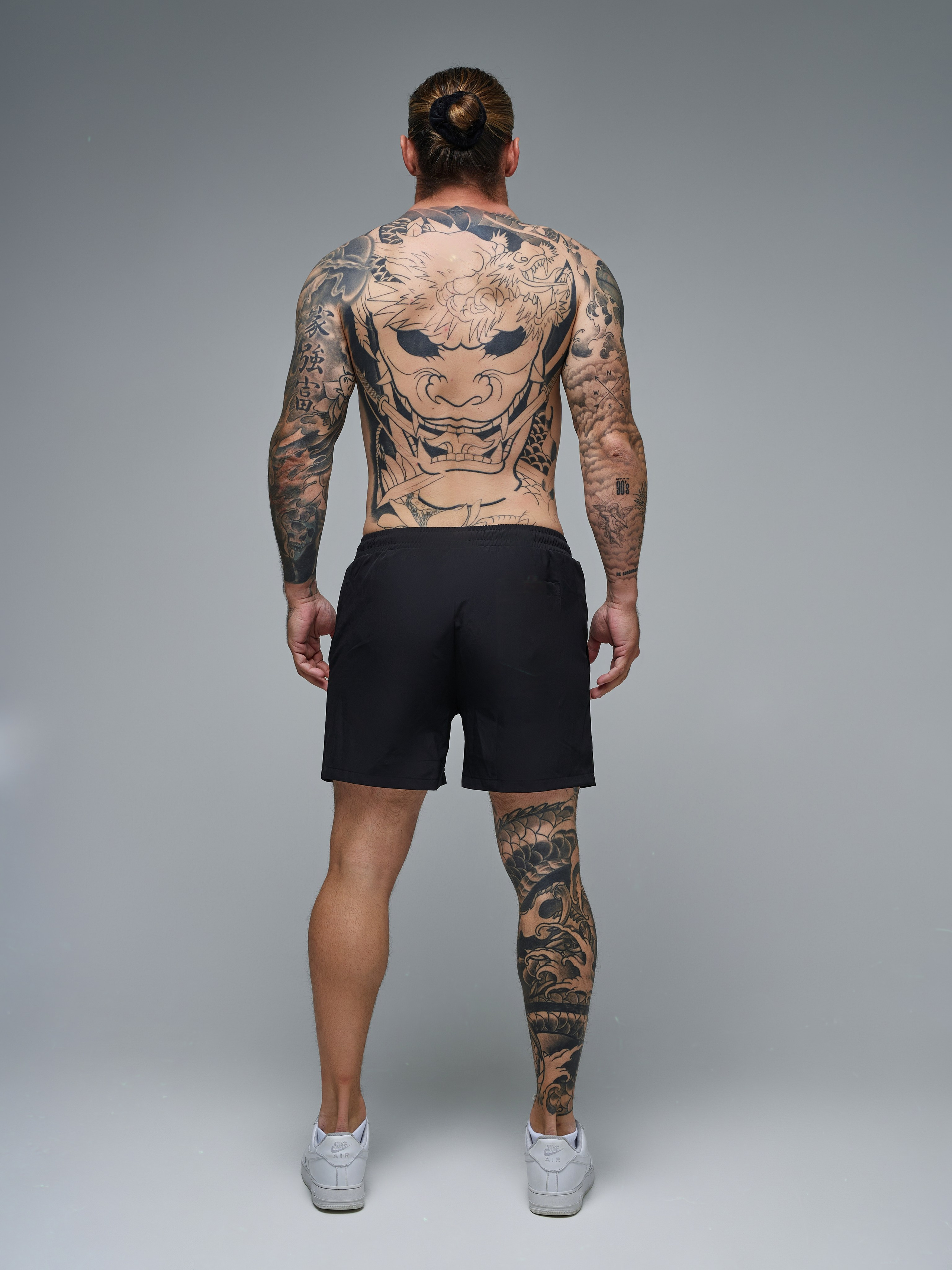 Шорты Moviqlo. Фотограф для маркетплейсов в Москве