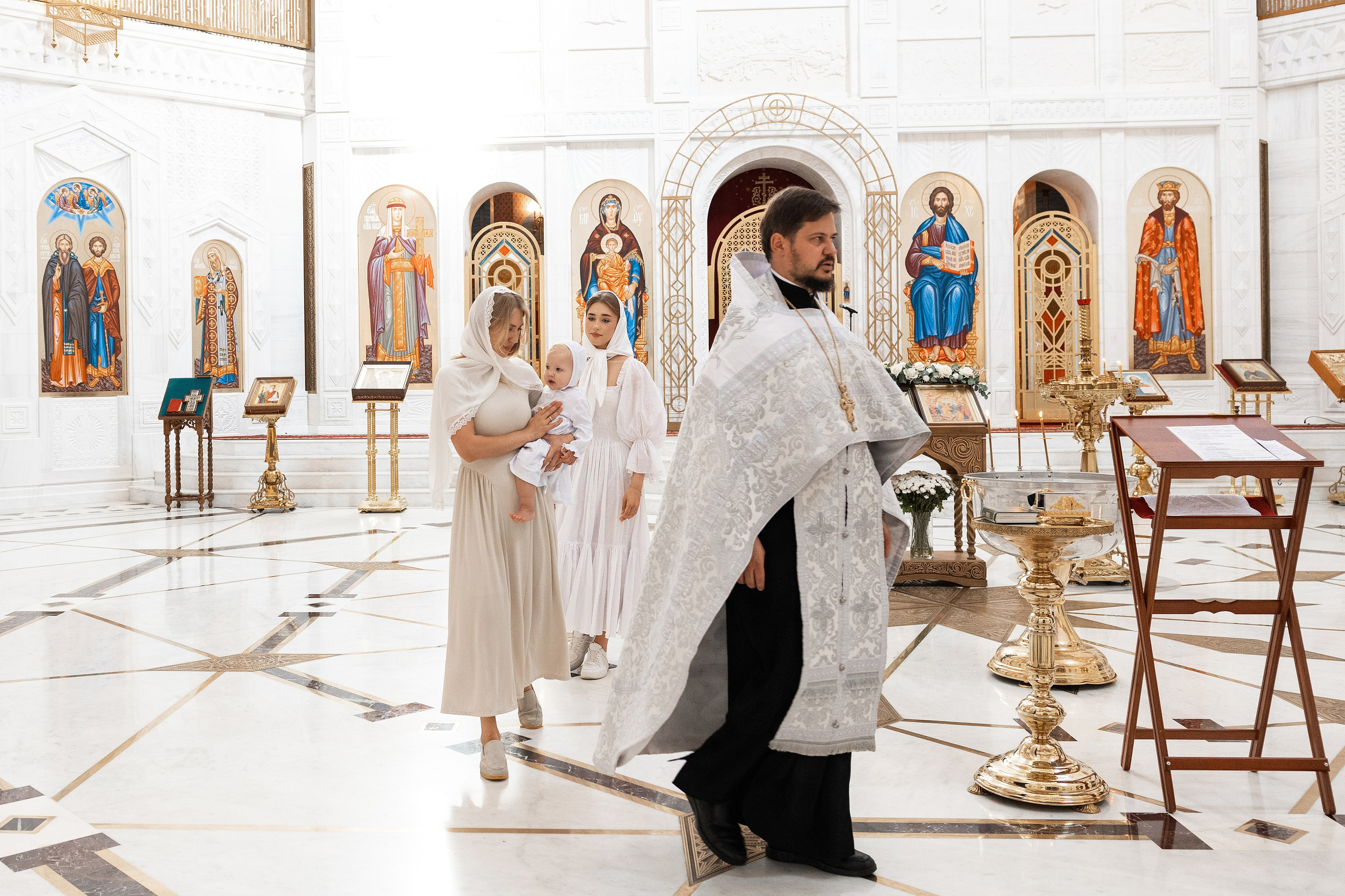 Крещение Аделины. Фотограф Крещение, Выписка москва