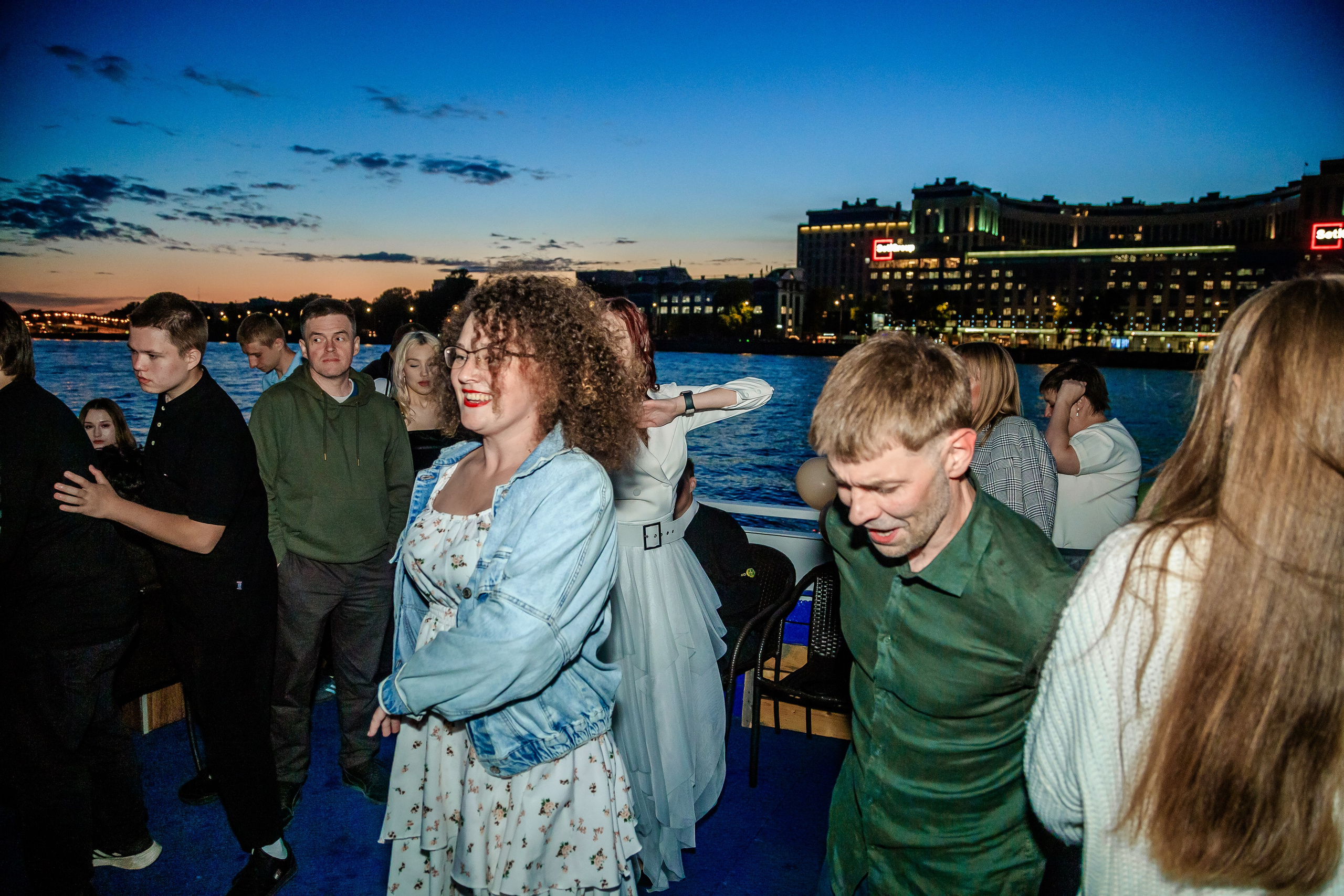 Выпускной на теплоходе. Фотограф в Санкт-Петербурге Чумаков Семен