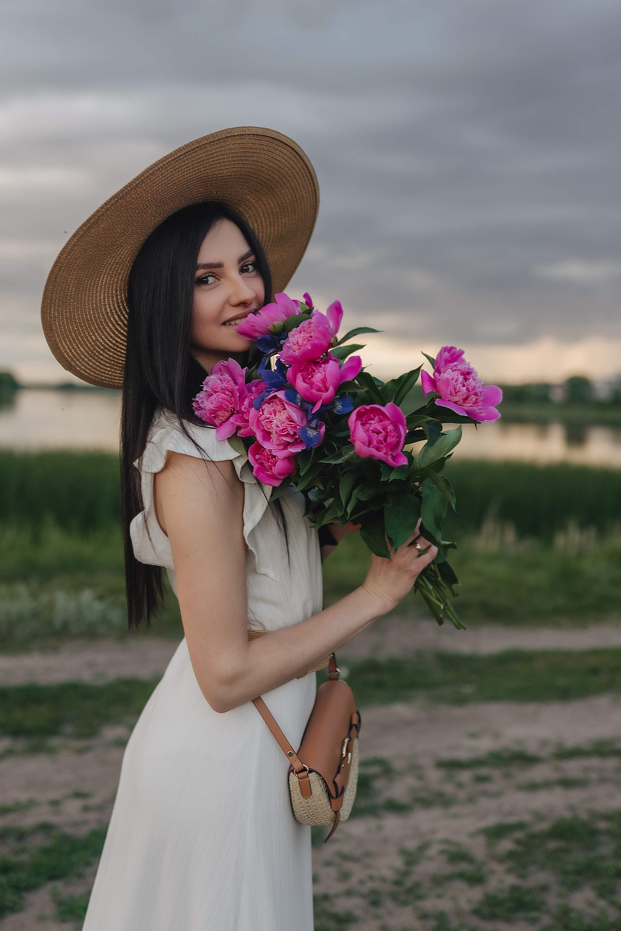 Татьяна | Съемка с пионами. Фотограф Карина Шмулёва. Воронеж и область