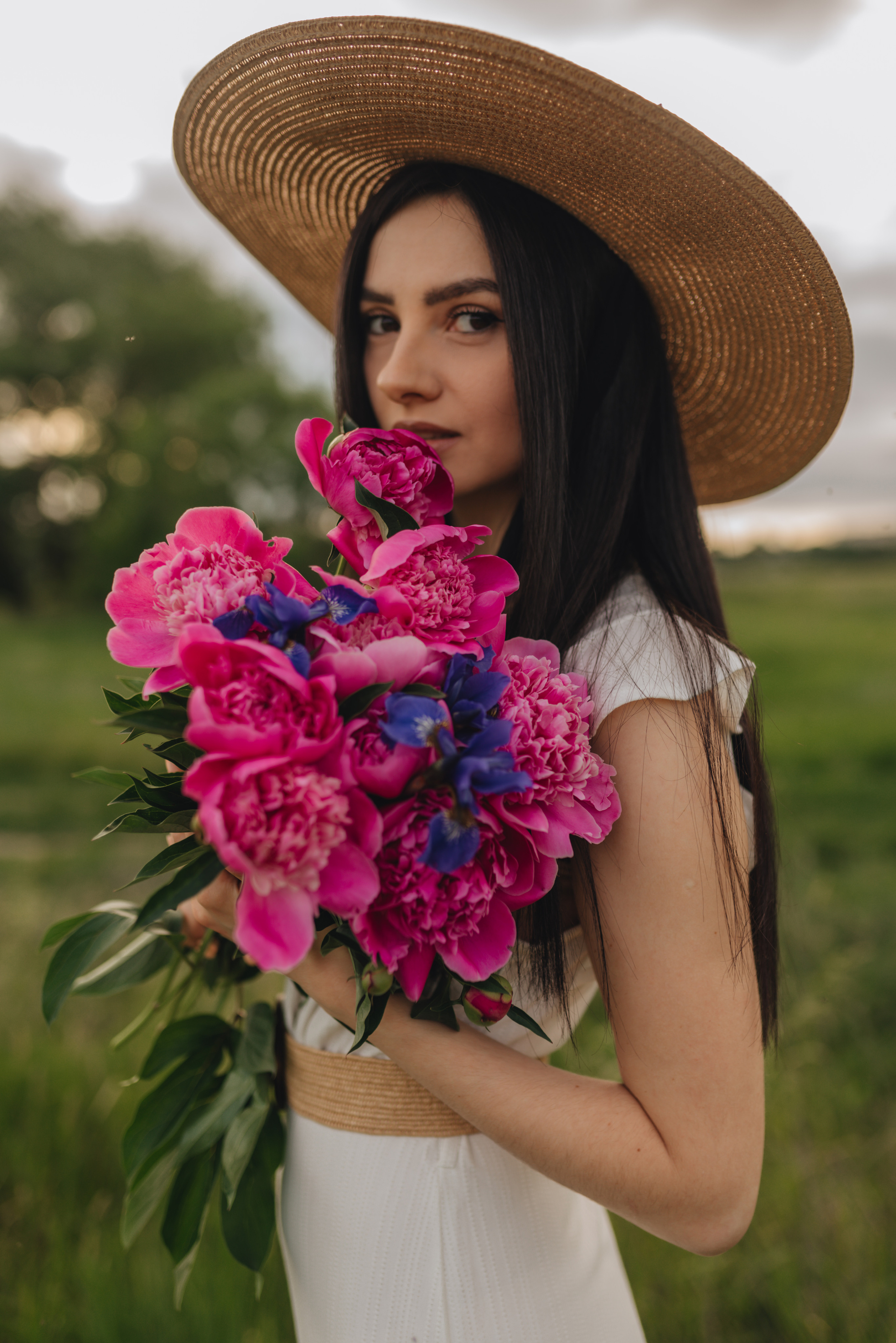 Татьяна | Съемка с пионами. Фотограф Карина Шмулёва. Воронеж и область